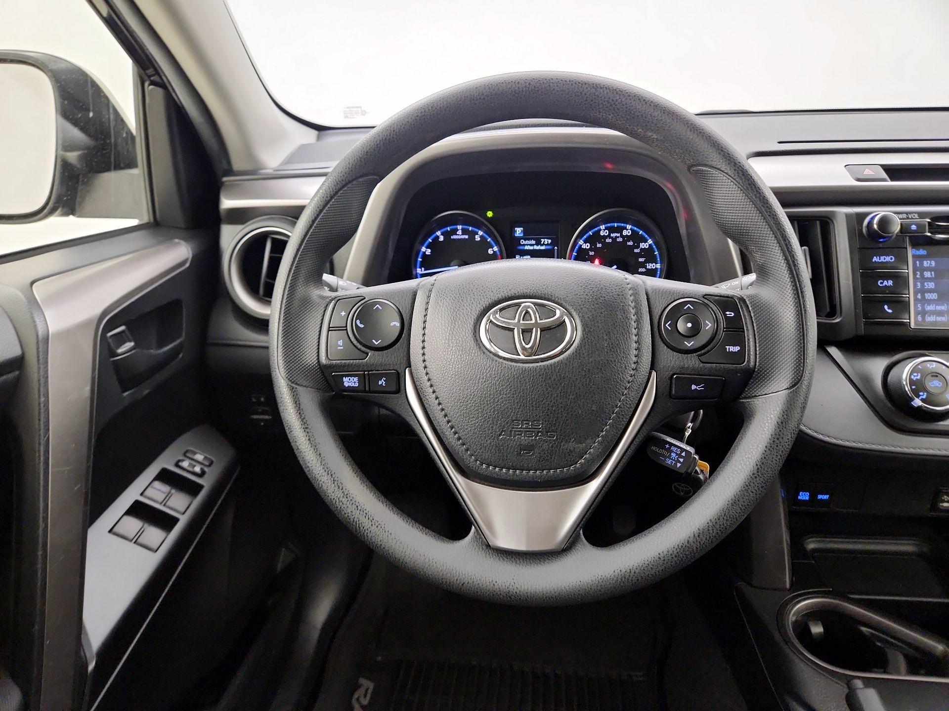 Thumbnail: 2018 Toyota RAV4 - 10