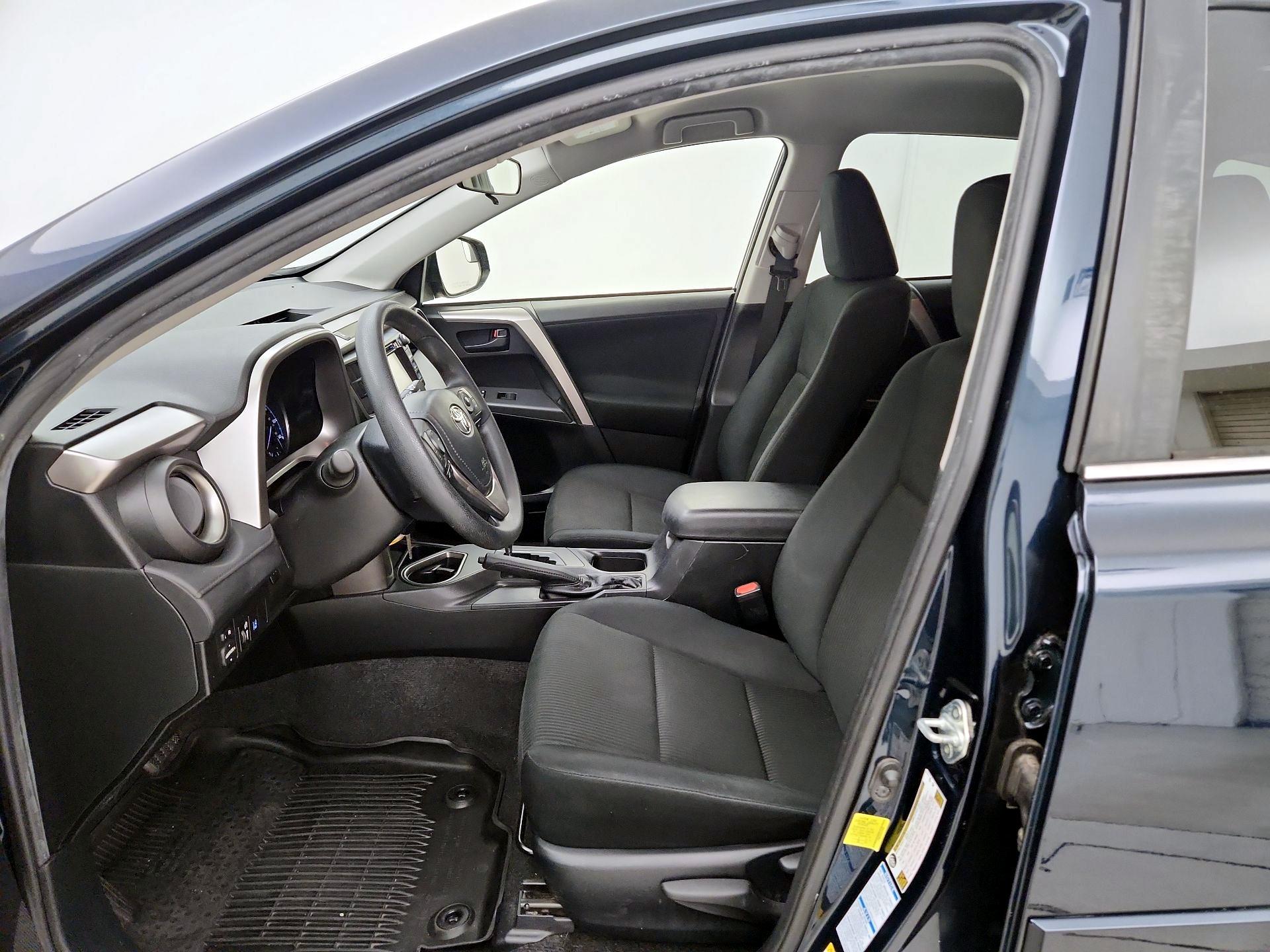 Thumbnail: 2018 Toyota RAV4 - 11