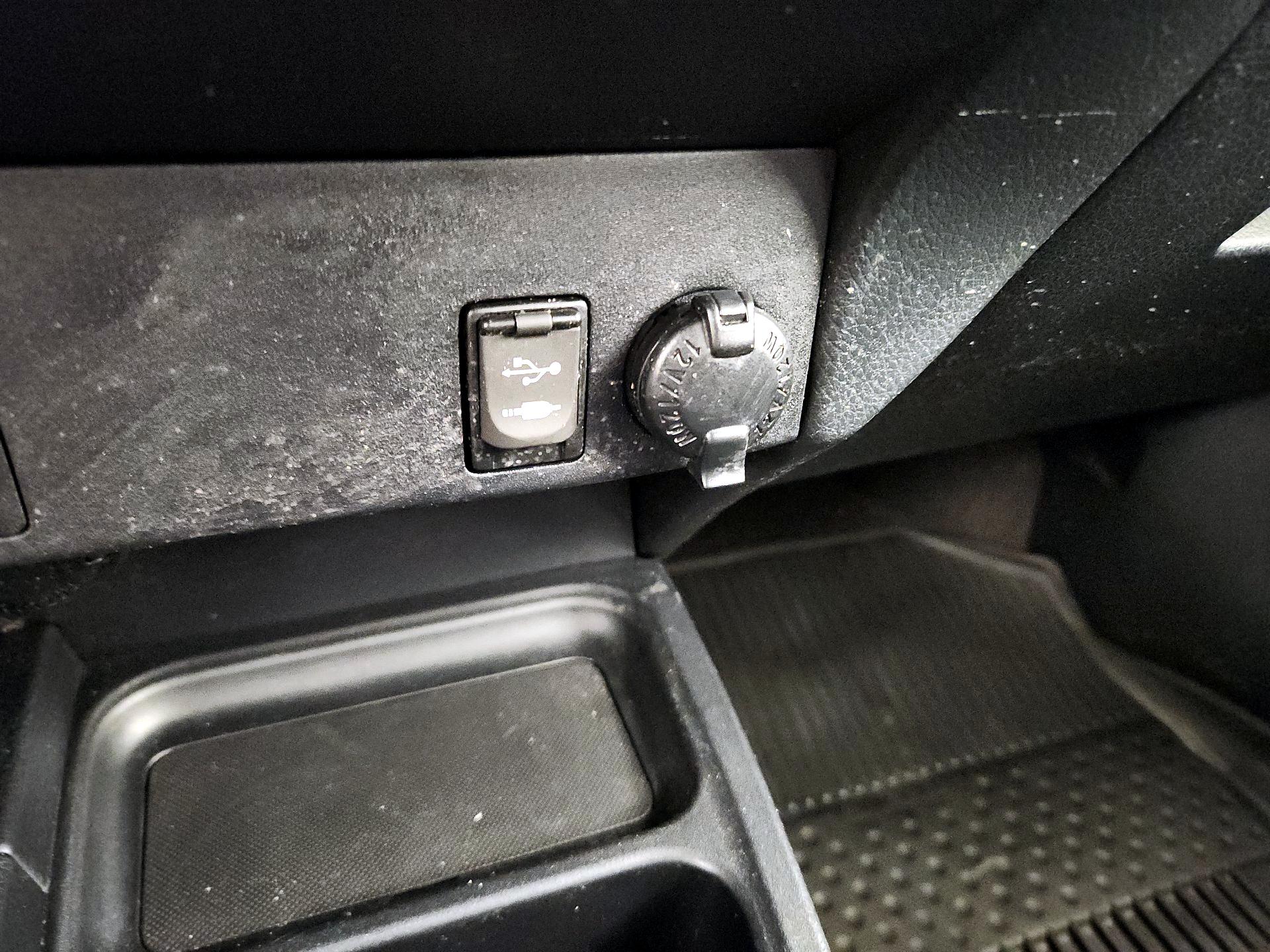Thumbnail: 2018 Toyota RAV4 - 18