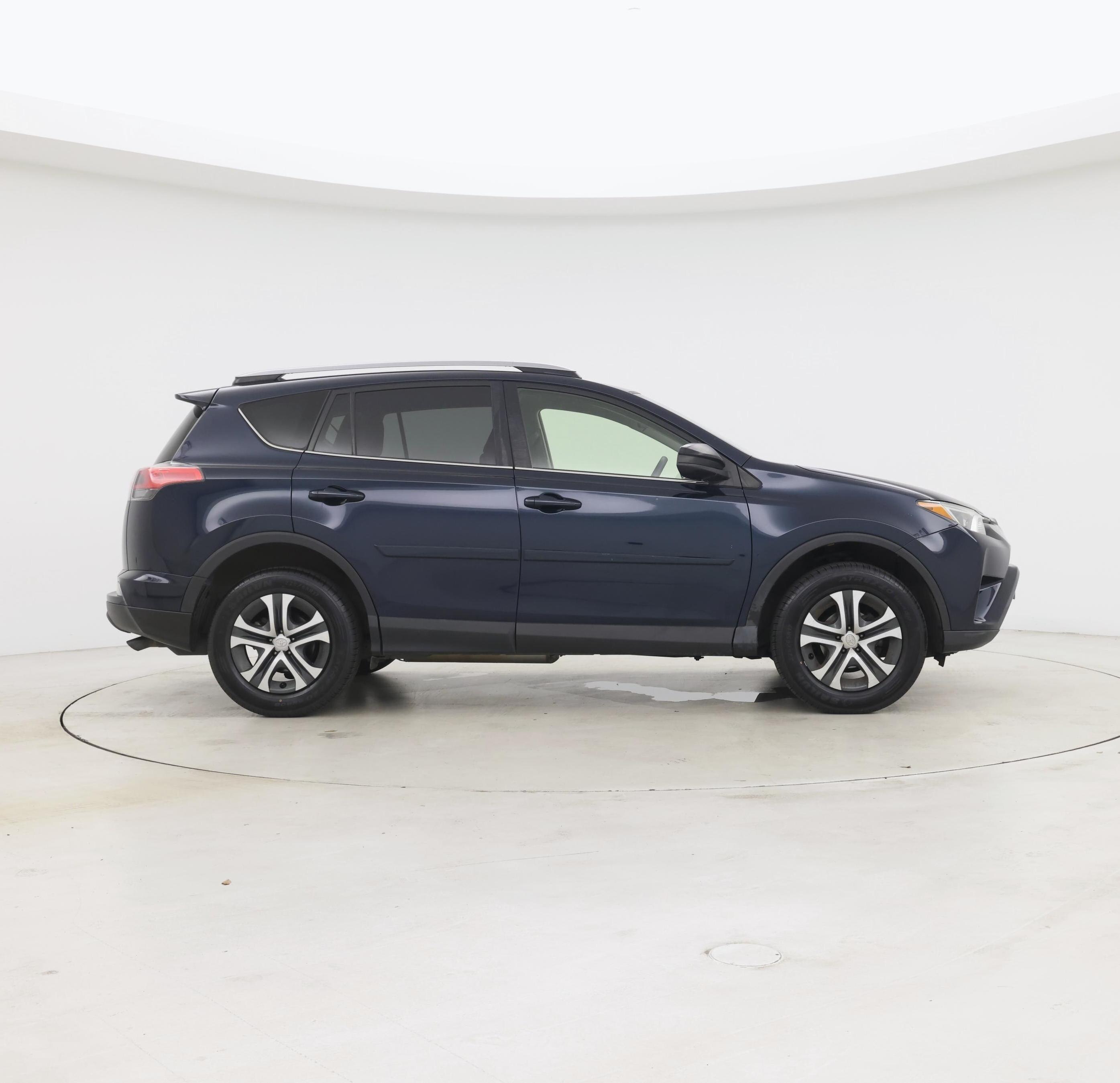 Thumbnail: 2018 Toyota RAV4 - 7