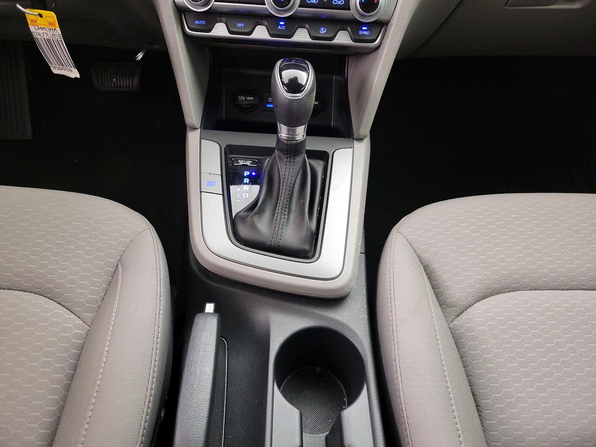 Thumbnail: 2020 Hyundai Elantra - 17