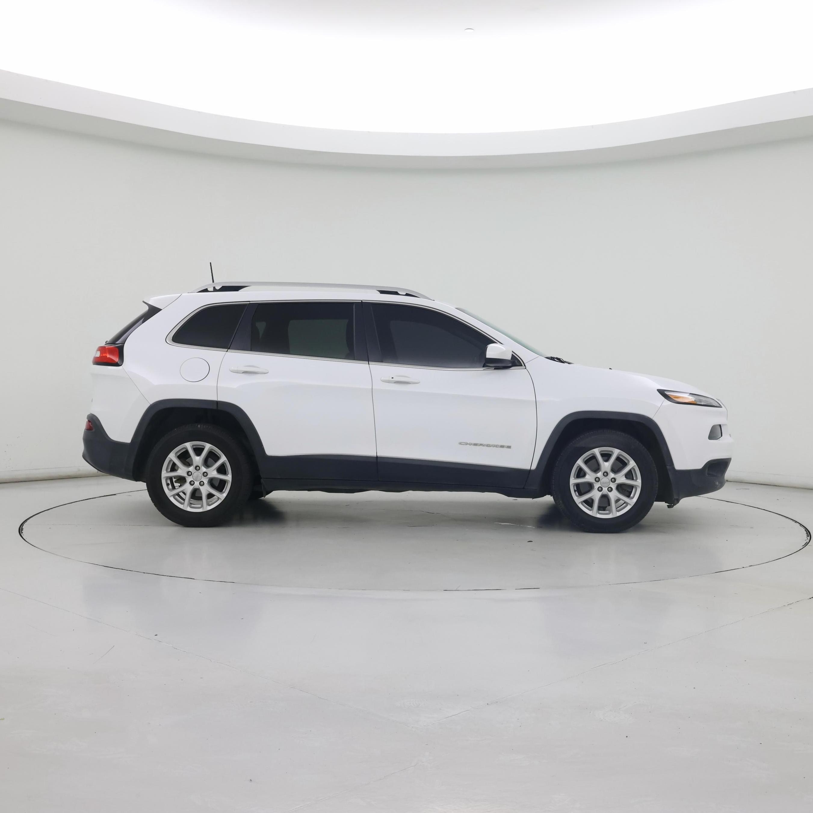 Thumbnail: 2018 Jeep Cherokee - 7