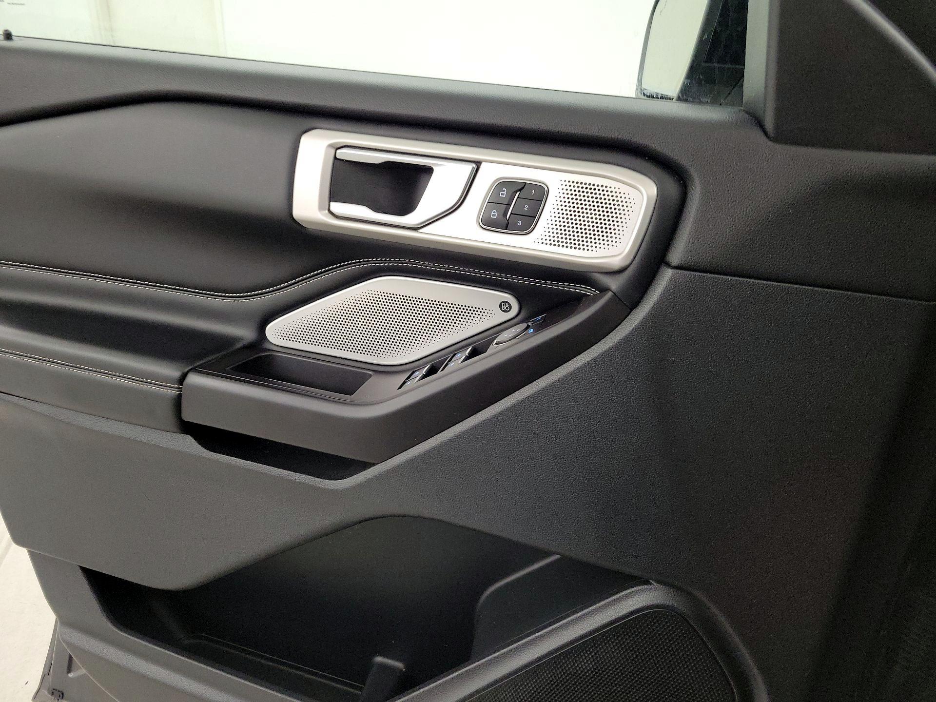 Thumbnail: 2020 Ford Explorer - 12