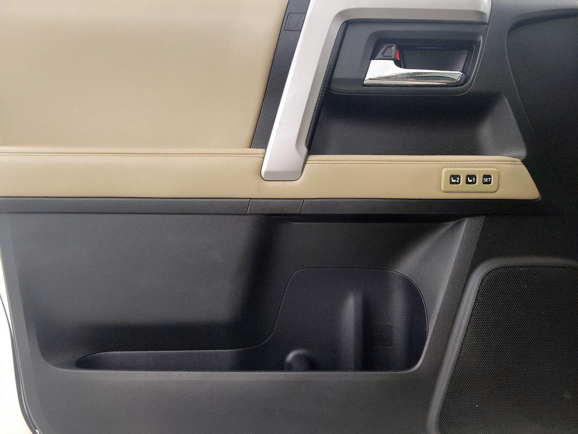 Thumbnail: 2016 Toyota 4Runner - 12