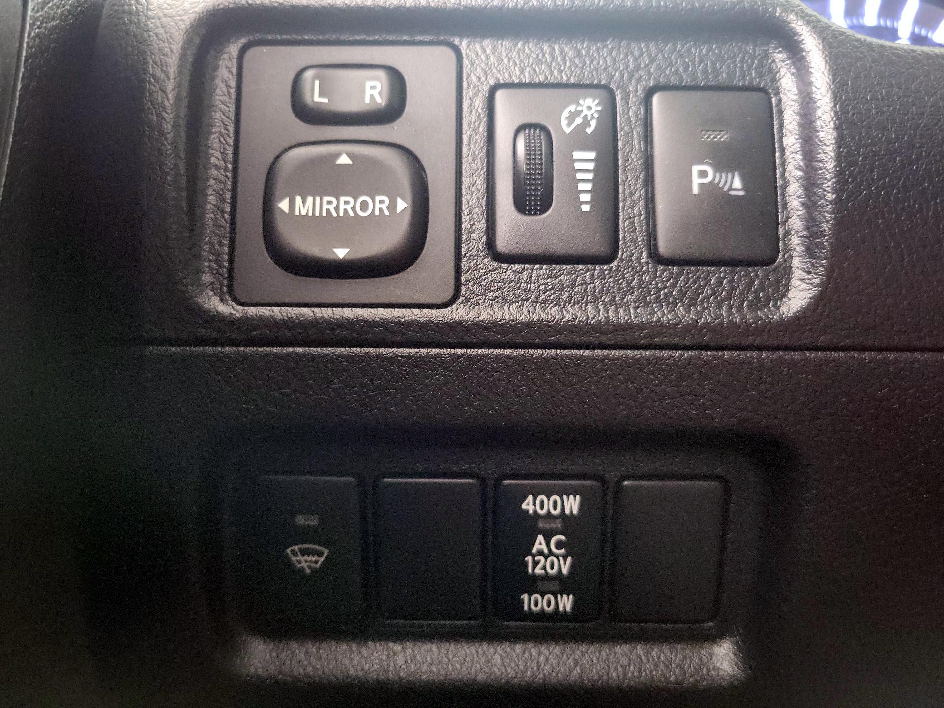 Thumbnail: 2016 Toyota 4Runner - 13