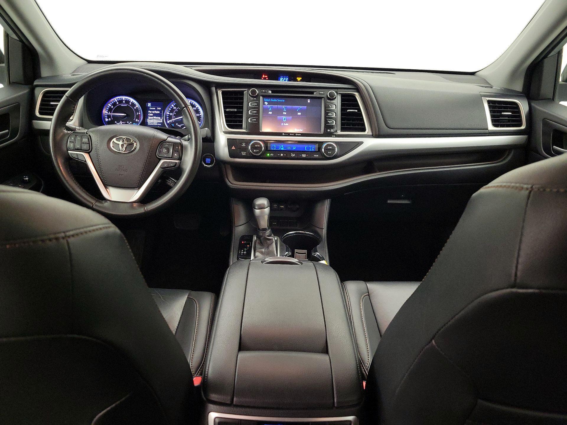 Thumbnail: 2019 Toyota Highlander - 9