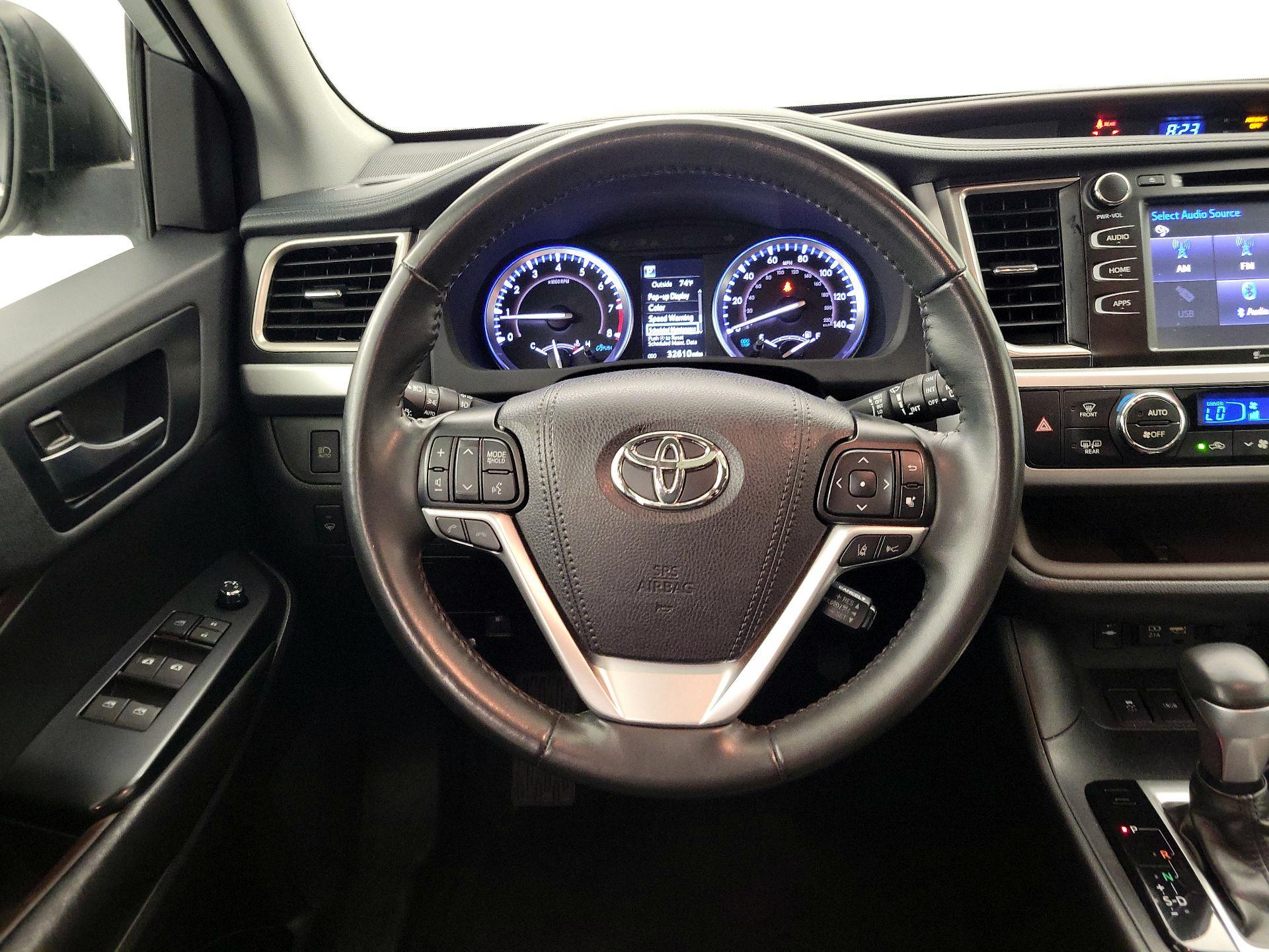 Thumbnail: 2019 Toyota Highlander - 10