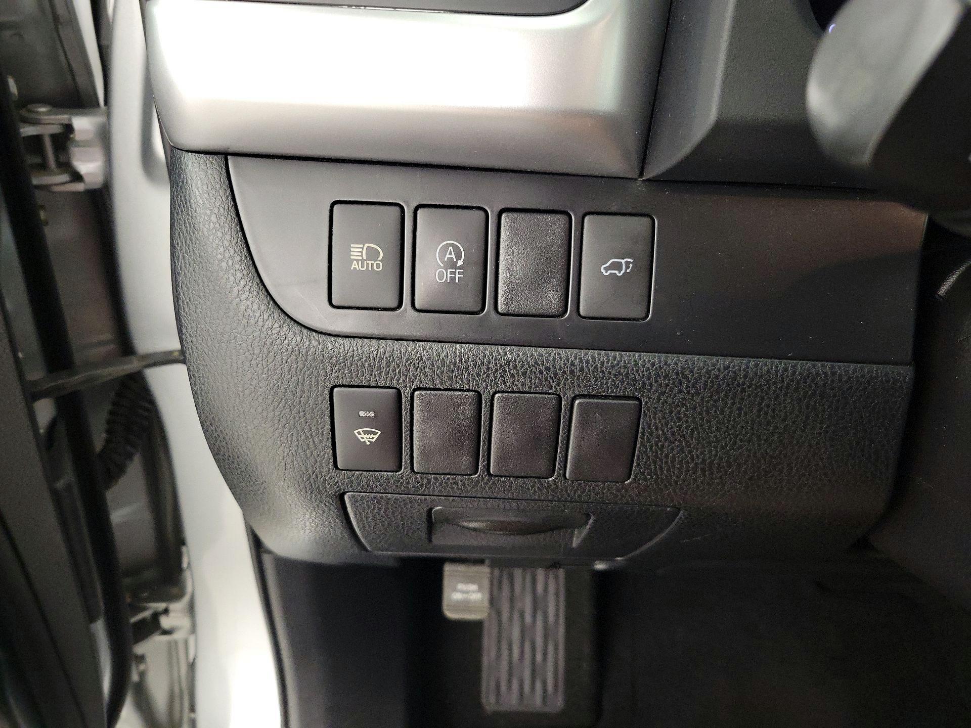 Thumbnail: 2019 Toyota Highlander - 13