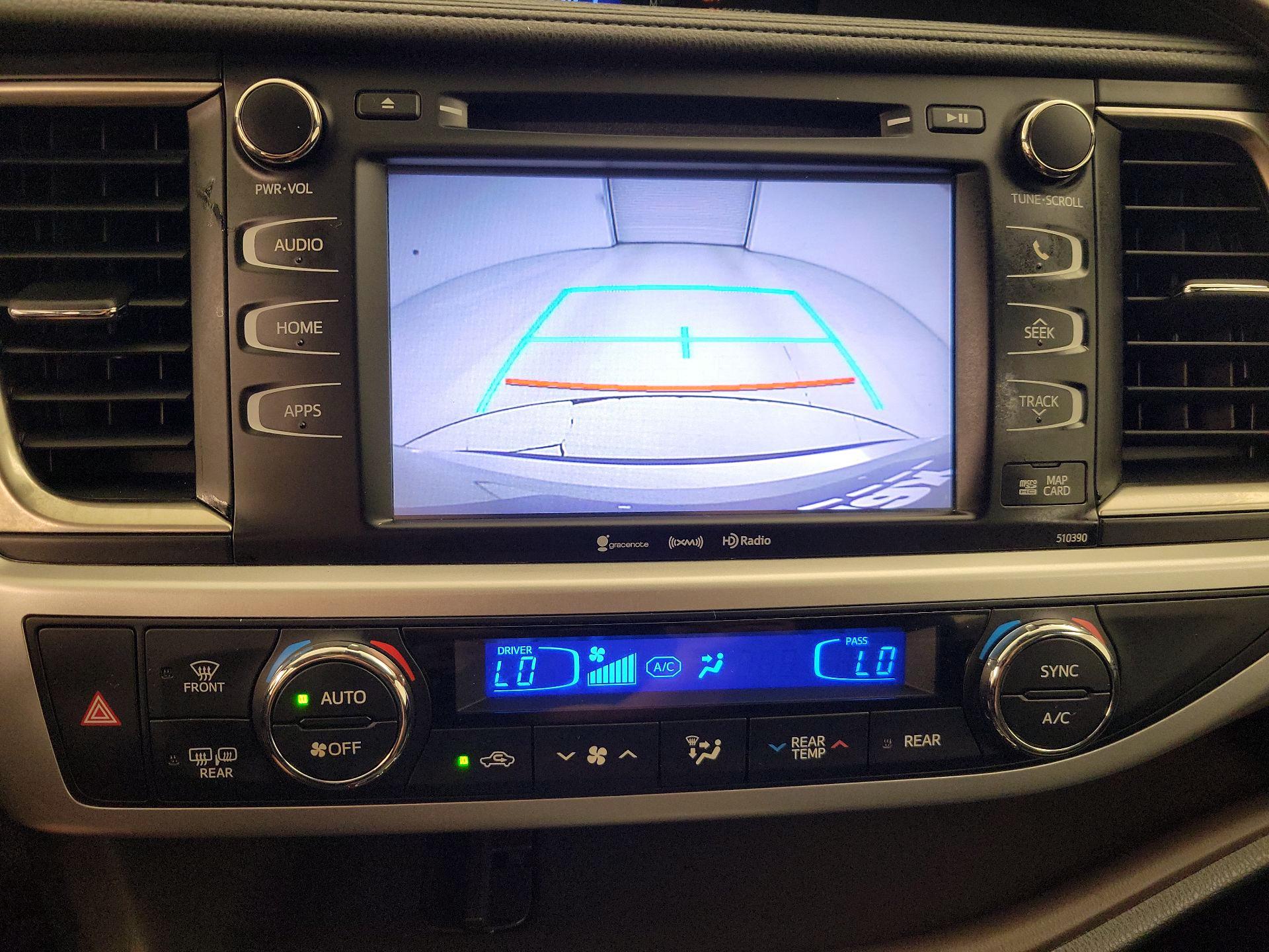 Thumbnail: 2019 Toyota Highlander - 14