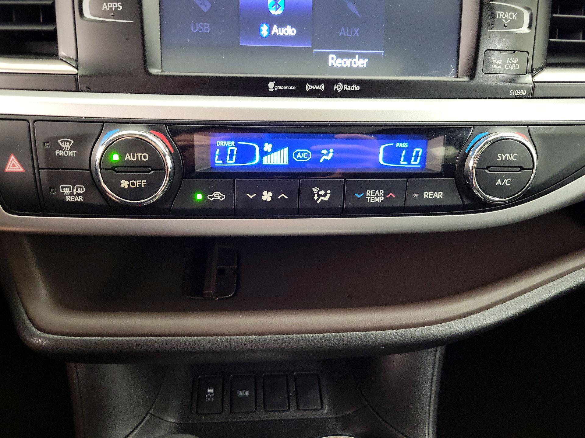 Thumbnail: 2019 Toyota Highlander - 16
