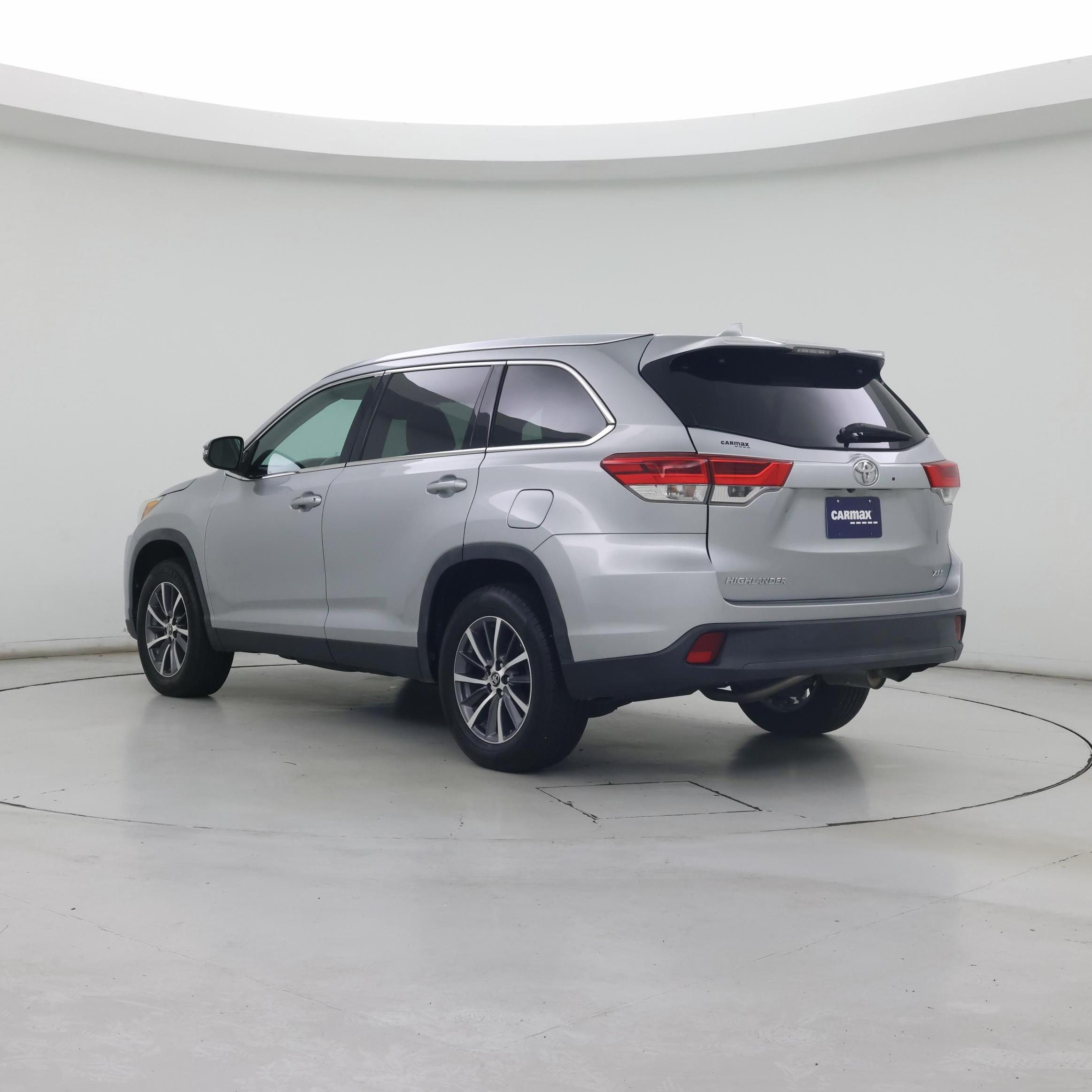 Thumbnail: 2019 Toyota Highlander - 2