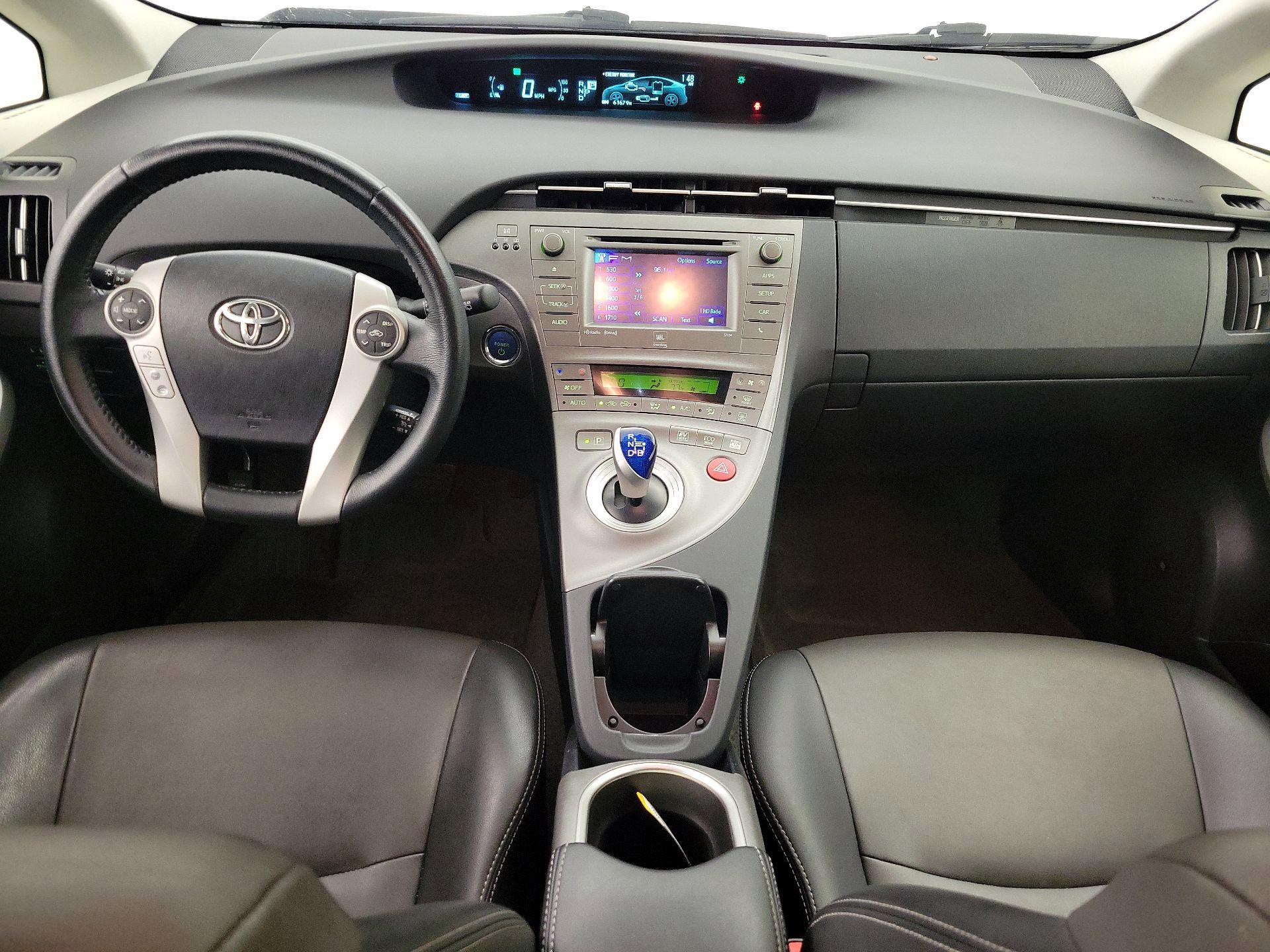 Thumbnail: 2015 Toyota Prius - 9