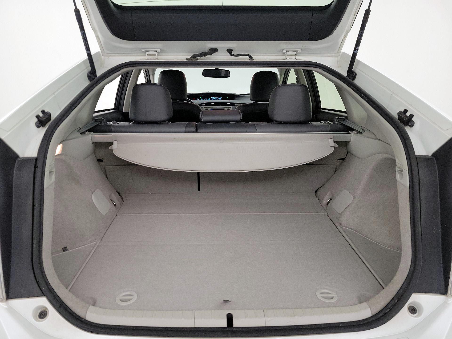 Thumbnail: 2015 Toyota Prius - 19