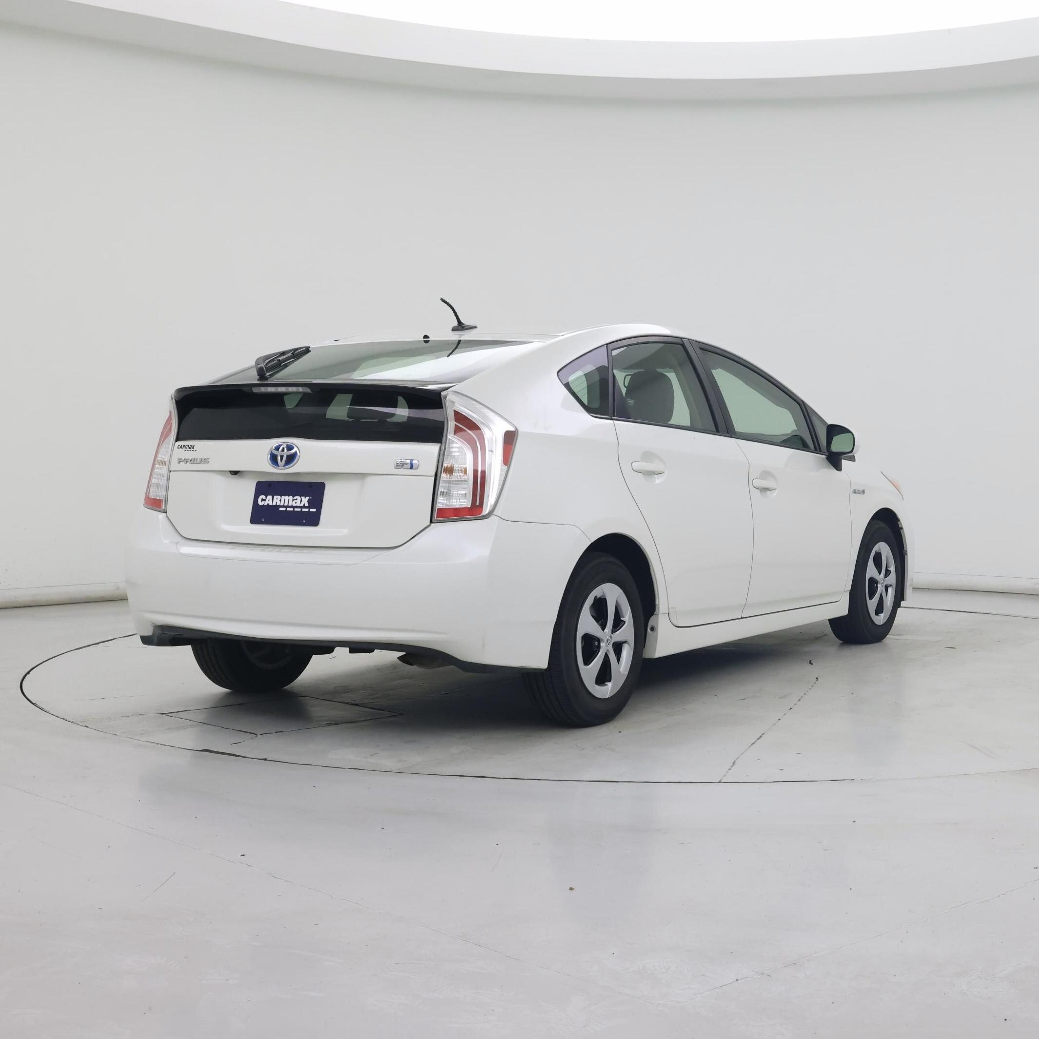 Thumbnail: 2015 Toyota Prius - 8