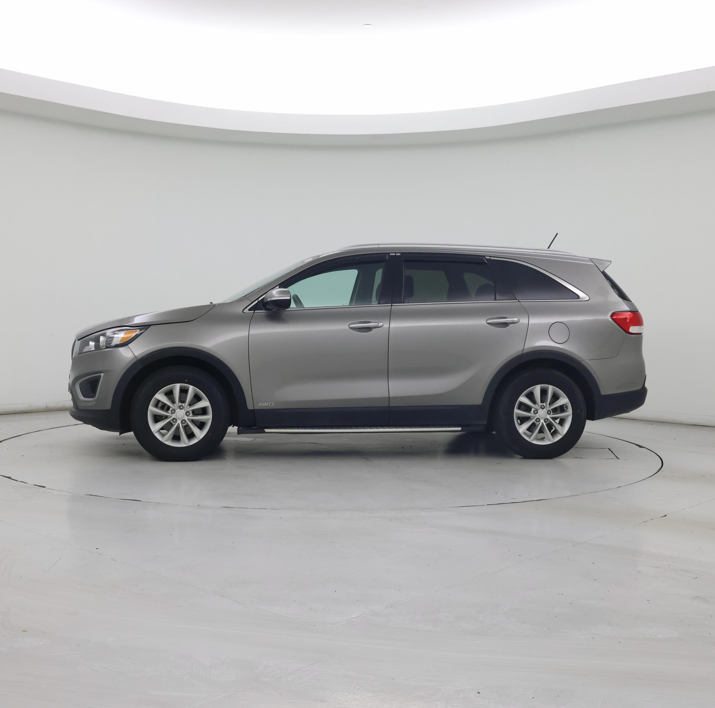 Thumbnail: 2017 Kia Sorento - 3