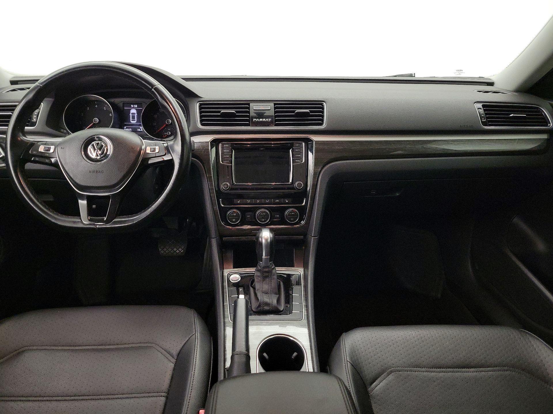 Thumbnail: 2018 Volkswagen Passat - 9