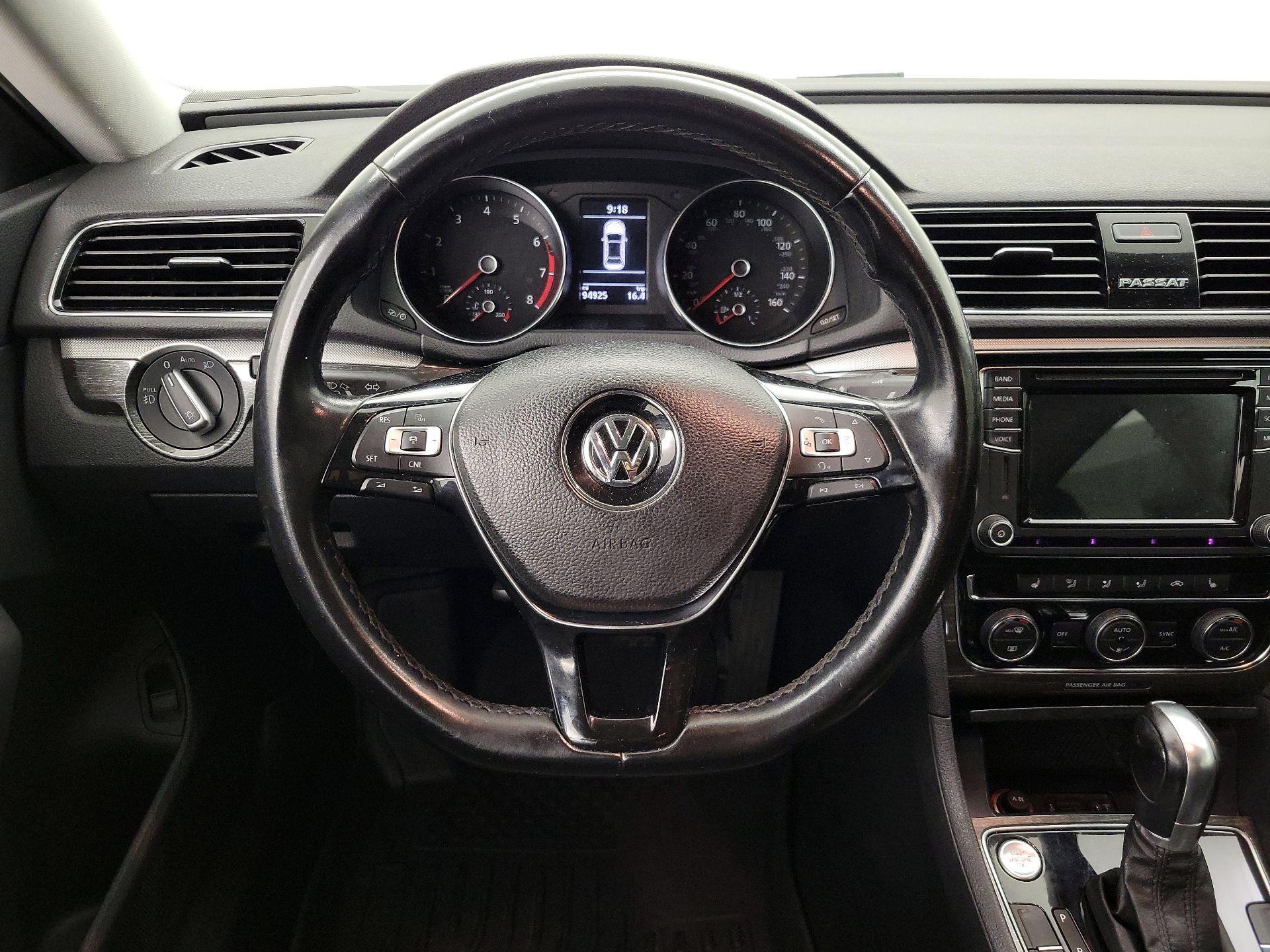 Thumbnail: 2018 Volkswagen Passat - 10