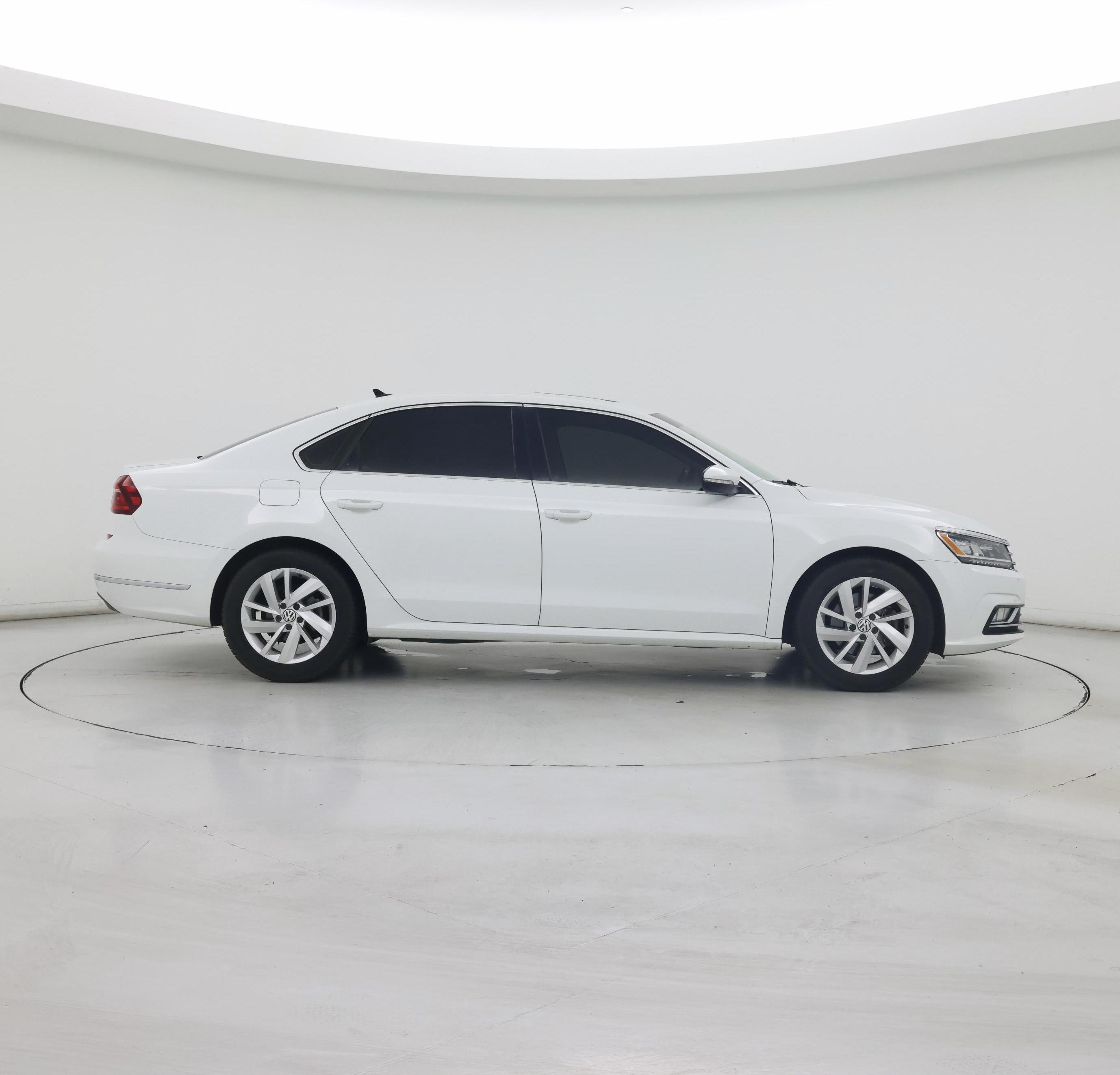 Thumbnail: 2018 Volkswagen Passat - 7