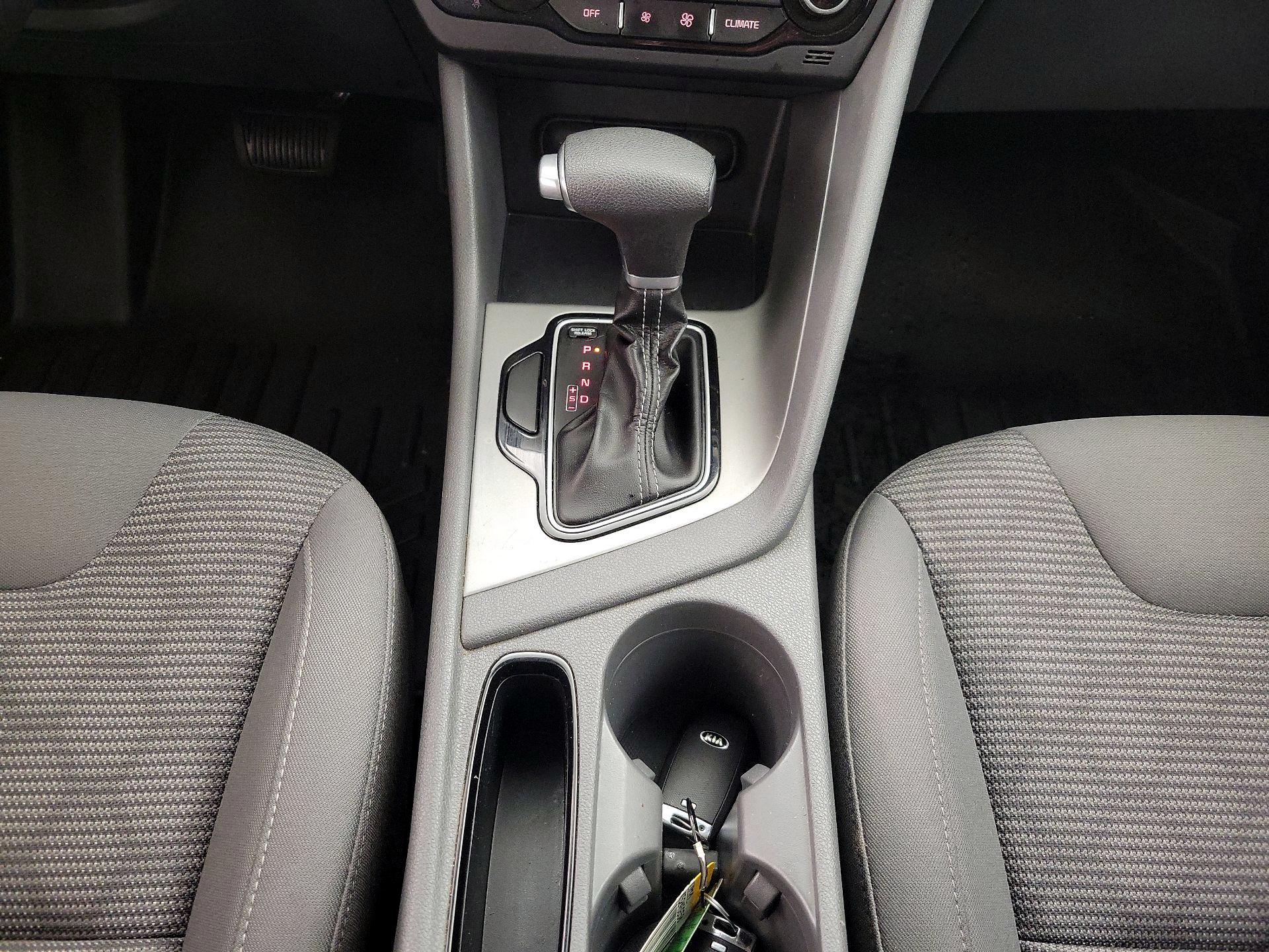 Thumbnail: 2019 Kia Niro - 17