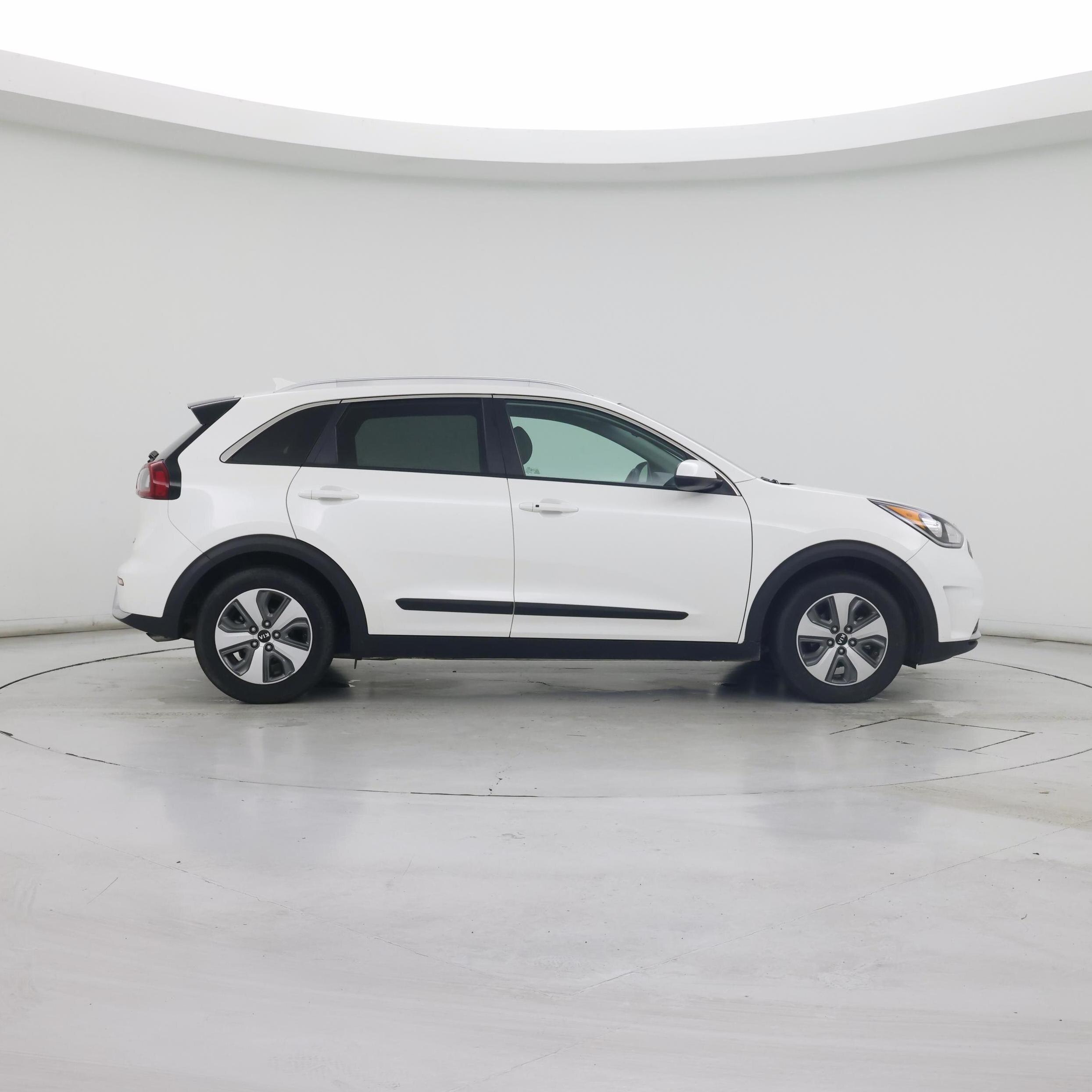 Thumbnail: 2019 Kia Niro - 7