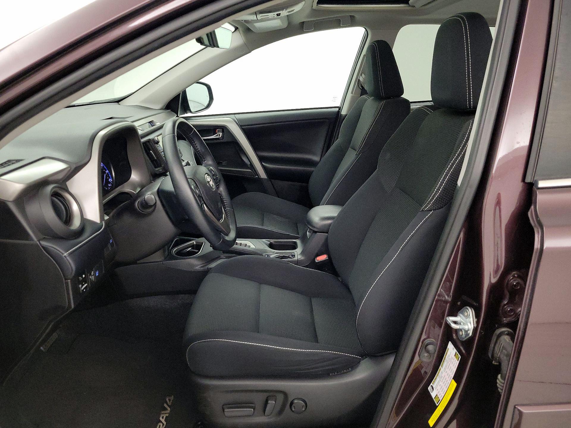 Thumbnail: 2018 Toyota RAV4 - 11