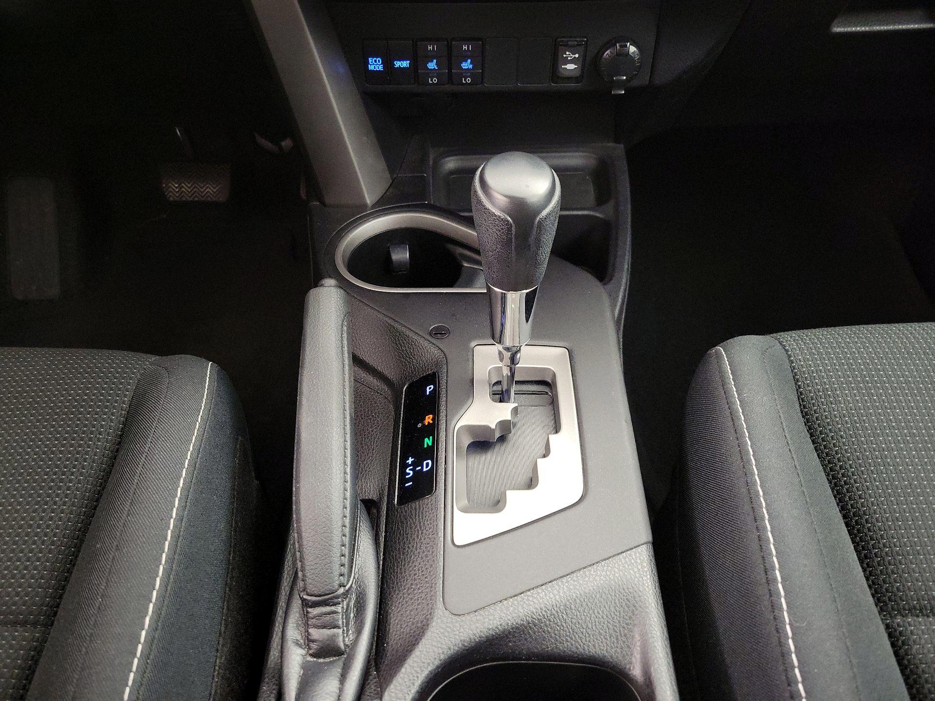 Thumbnail: 2018 Toyota RAV4 - 18