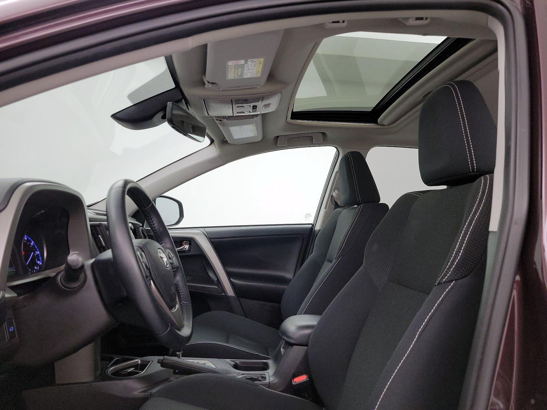 Thumbnail: 2018 Toyota RAV4 - 19