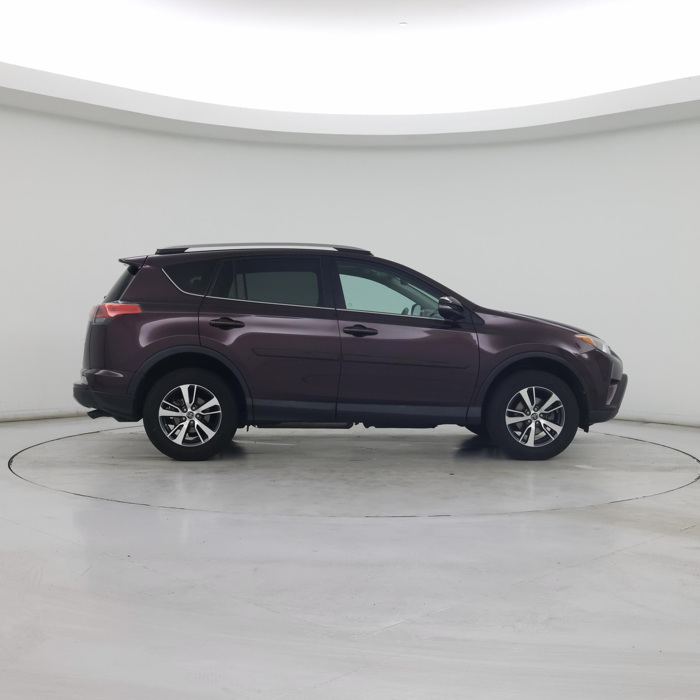 Thumbnail: 2018 Toyota RAV4 - 7