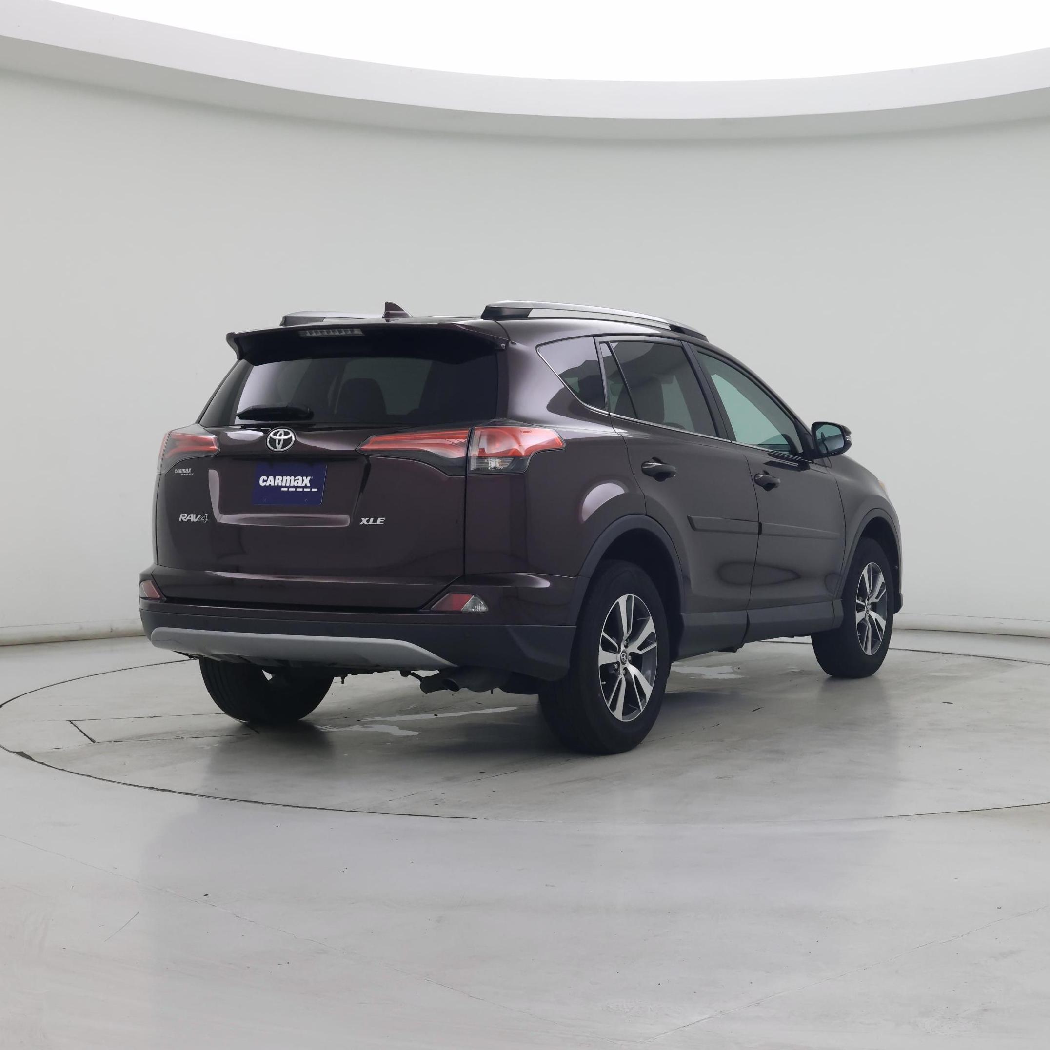Thumbnail: 2018 Toyota RAV4 - 8