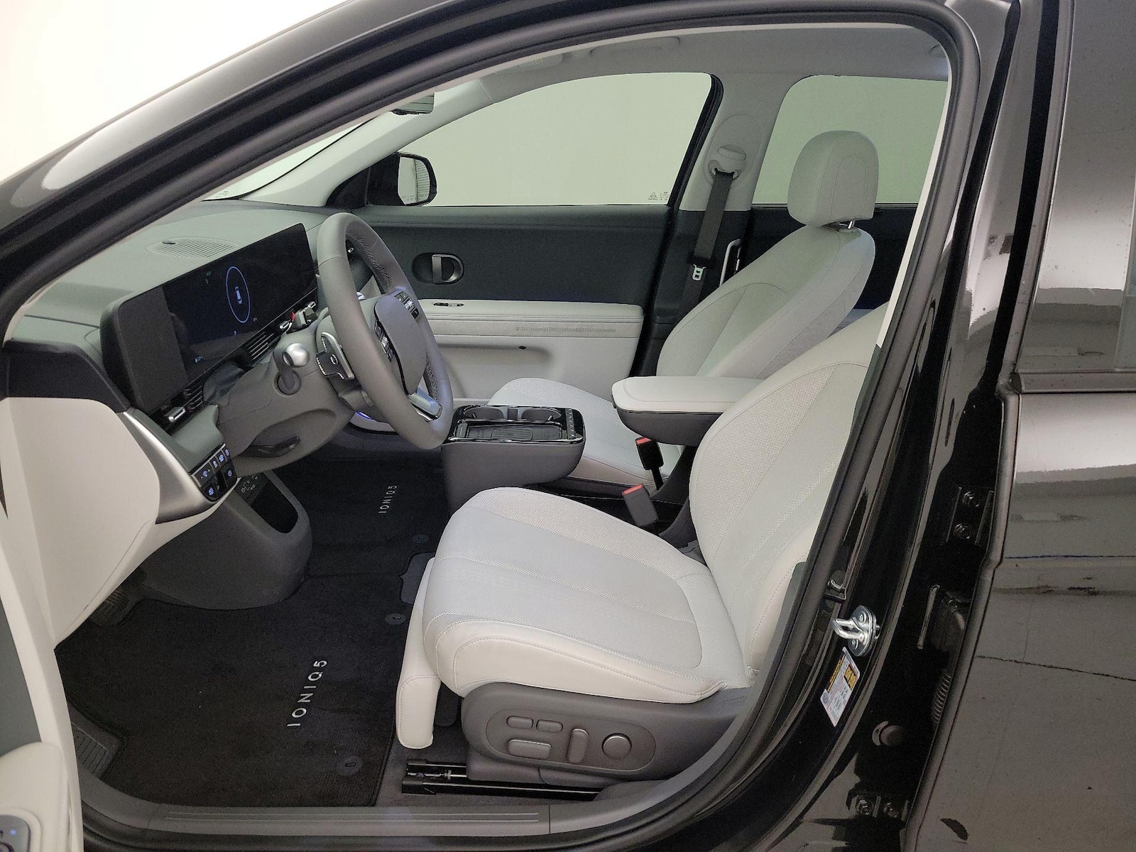 2026 Hyundai IONIQ 5 Limited - Photo 12