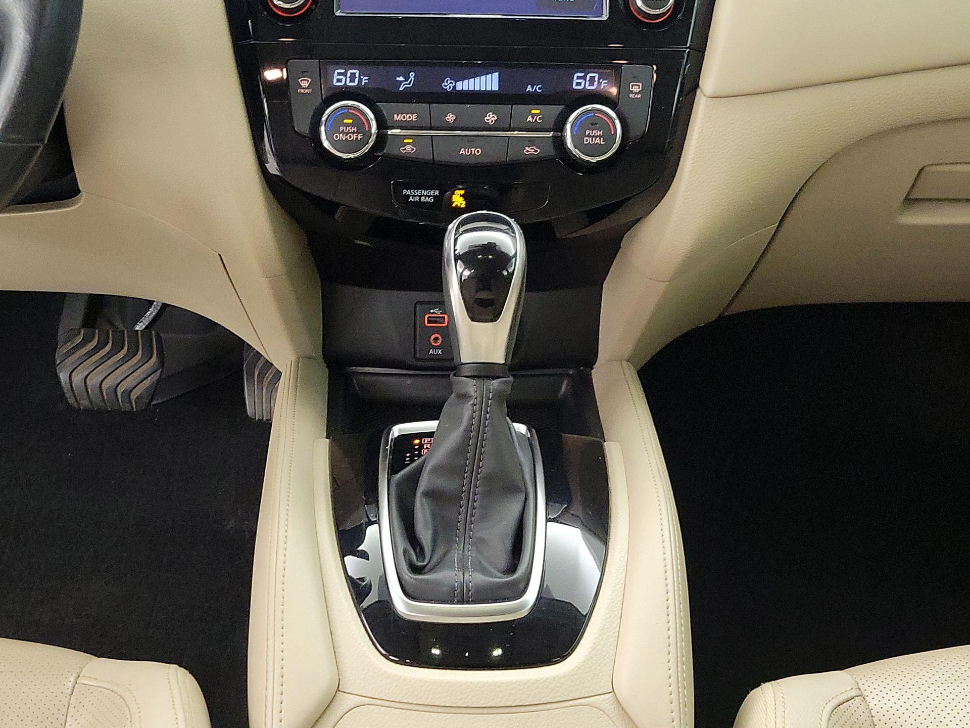 Thumbnail: 2017 Nissan Rogue - 17
