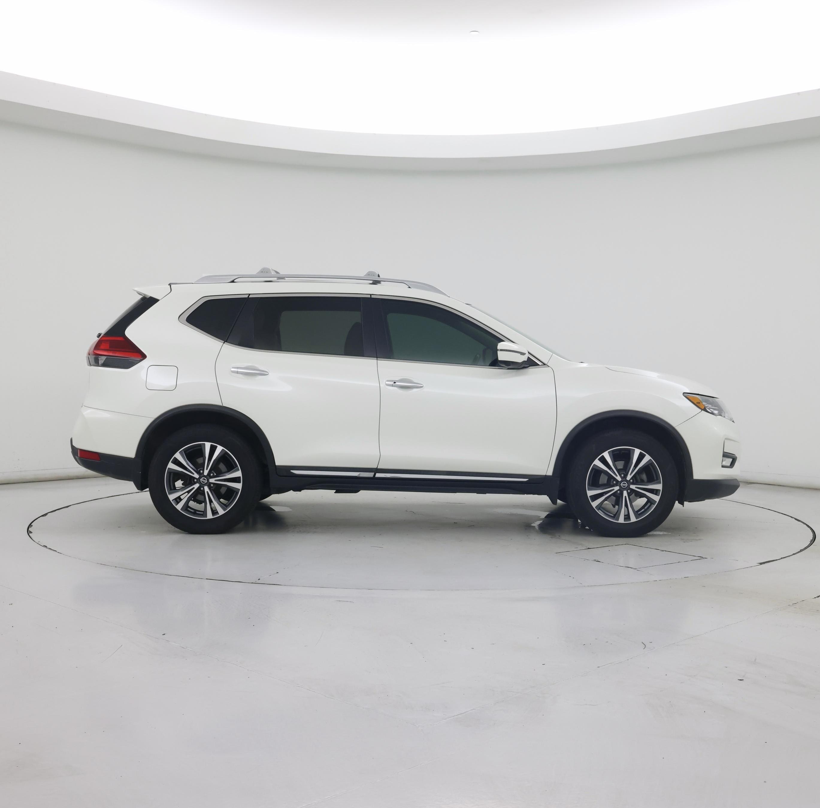 Thumbnail: 2017 Nissan Rogue - 7