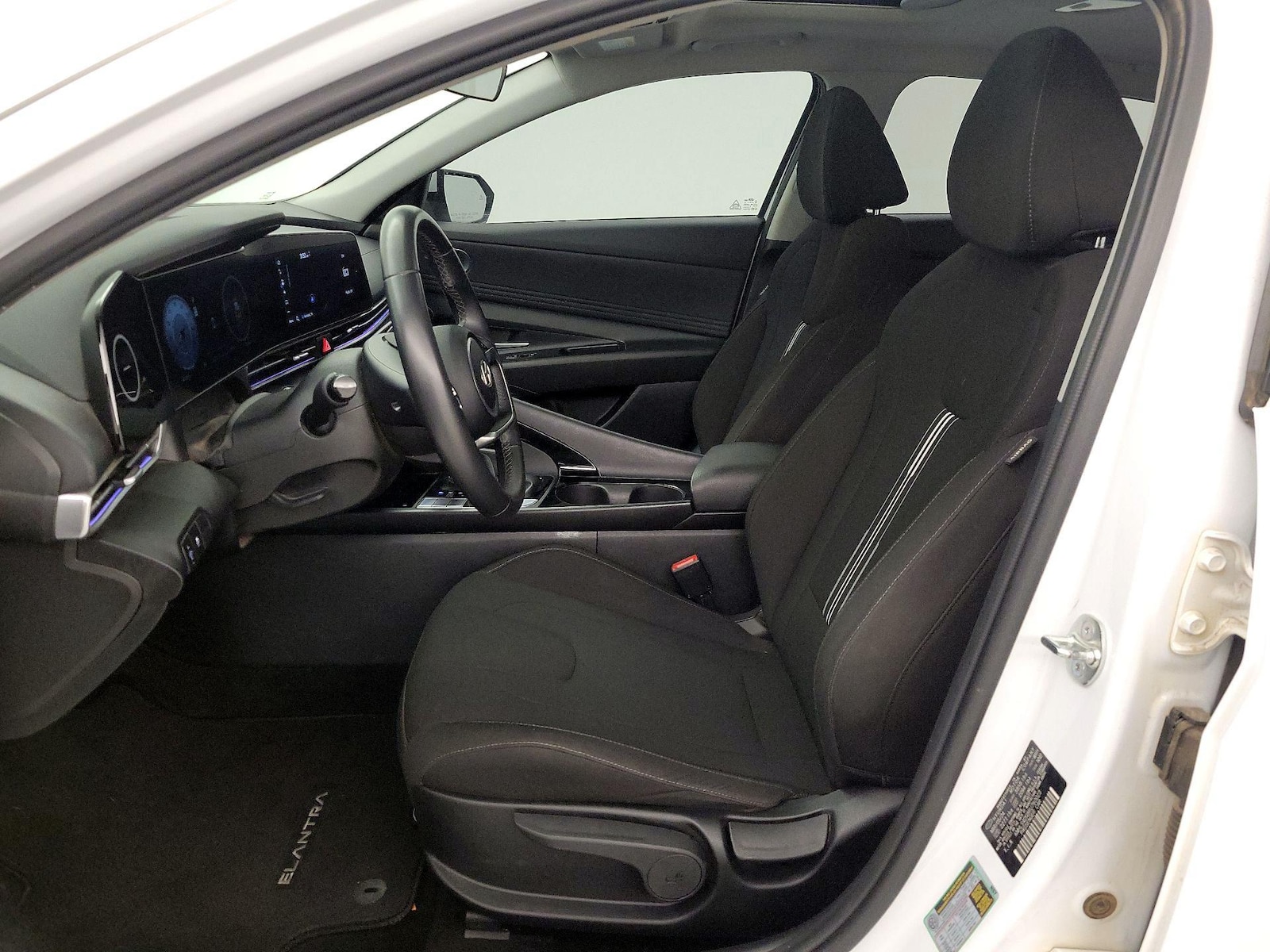 2024 Hyundai Elantra SEL - Photo 12