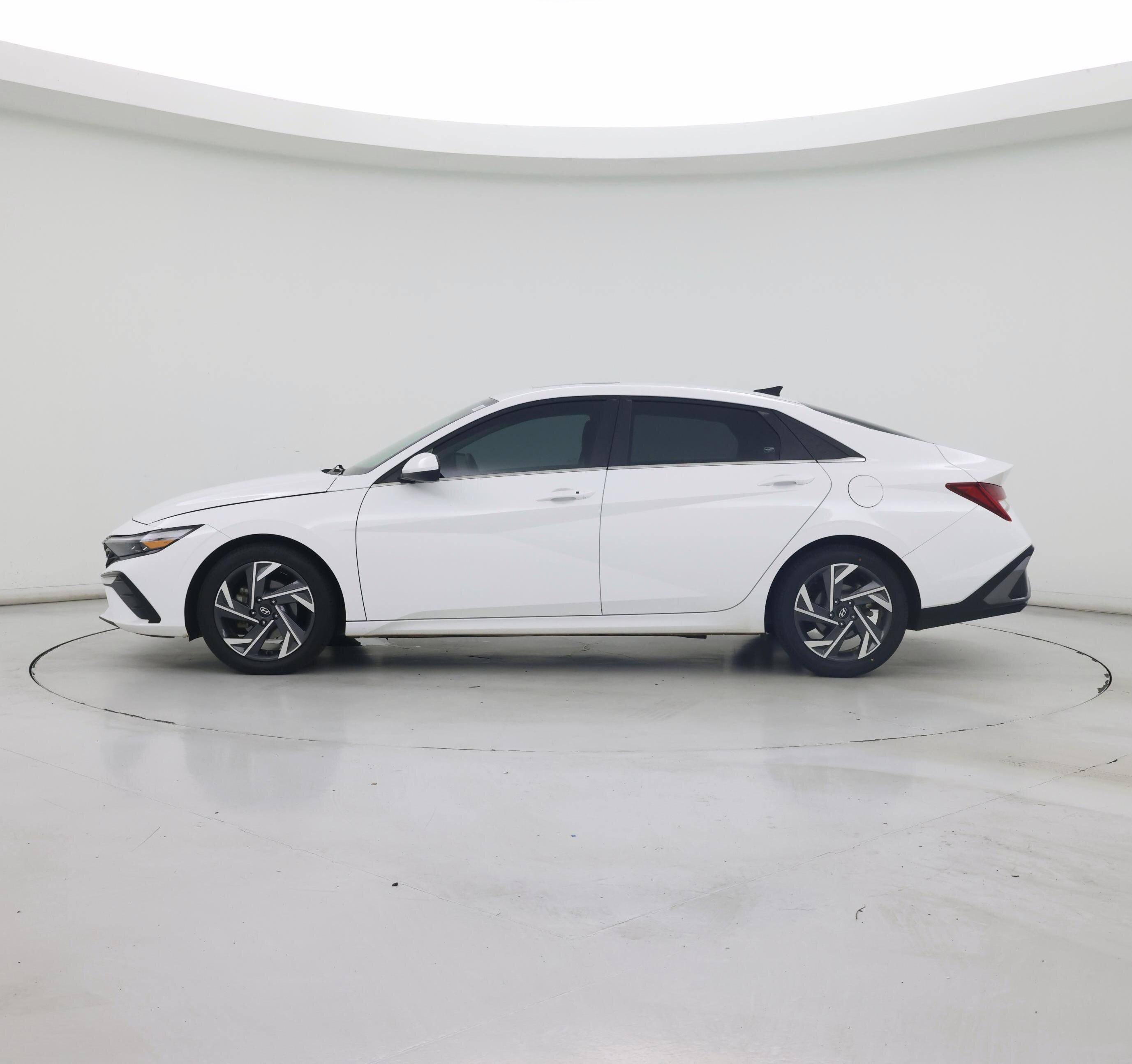 Thumbnail: 2024 Hyundai Elantra - 3