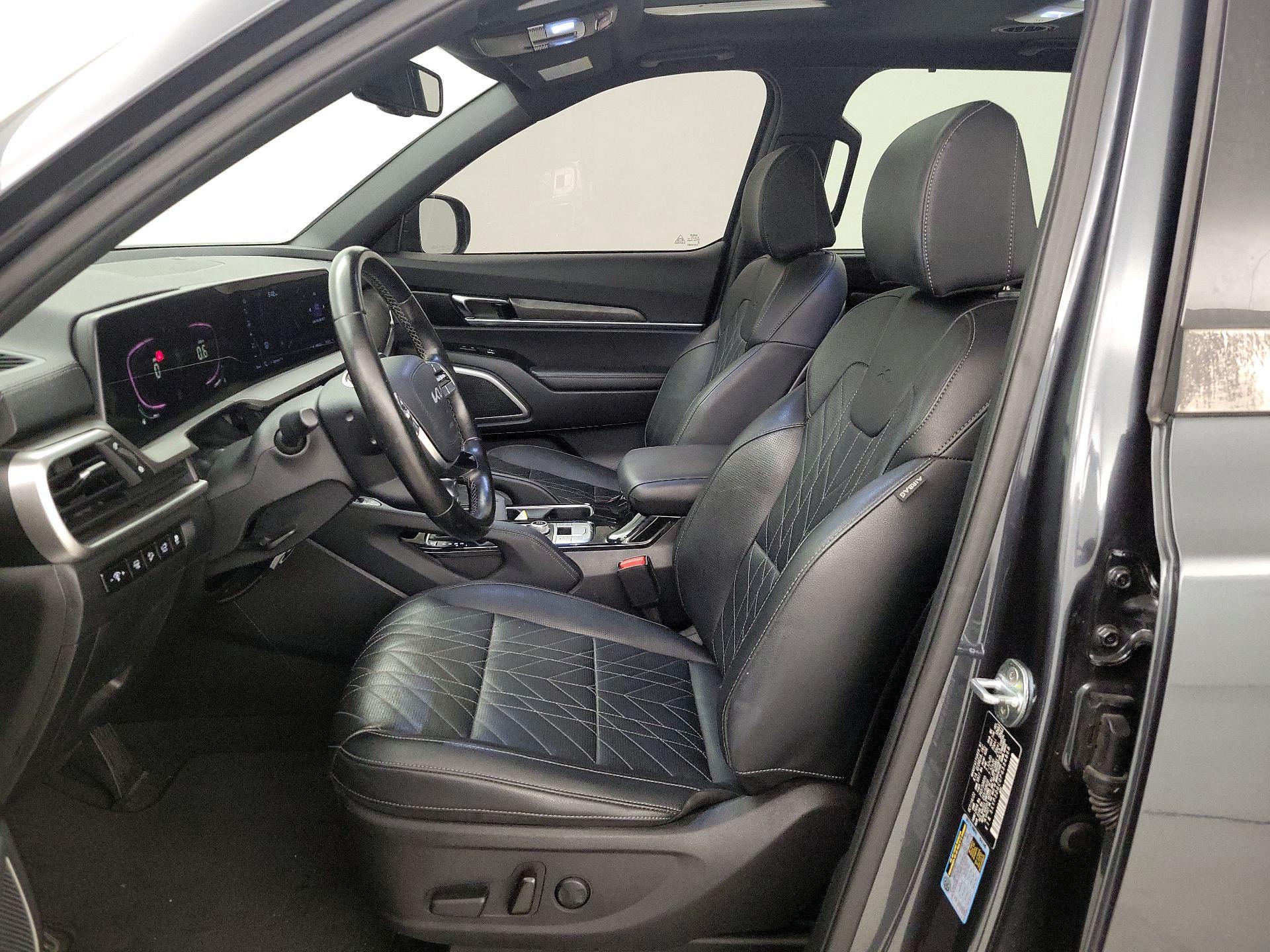Thumbnail: 2023 Kia Telluride - 11