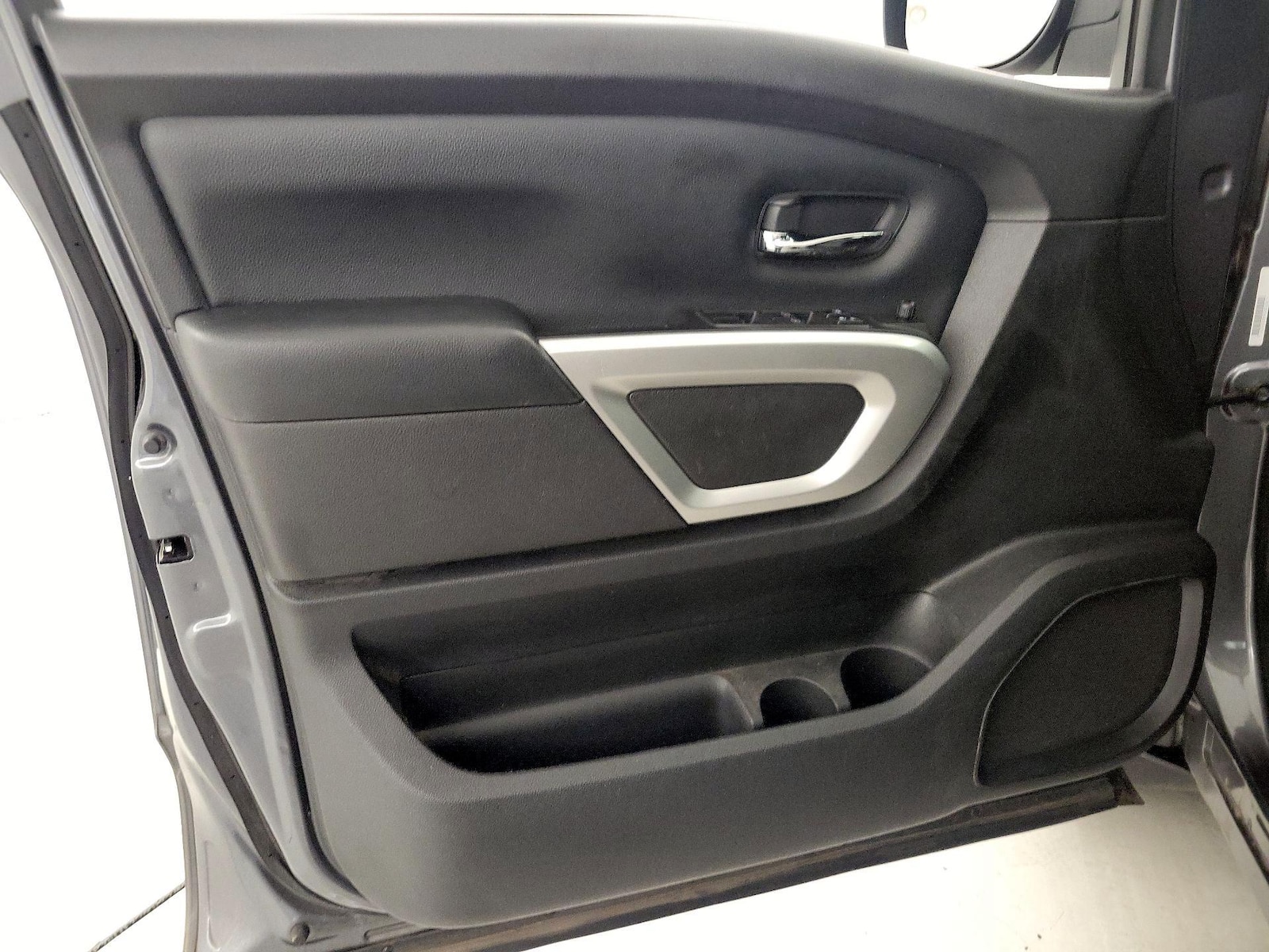 2021 Nissan Titan SV - Photo 13