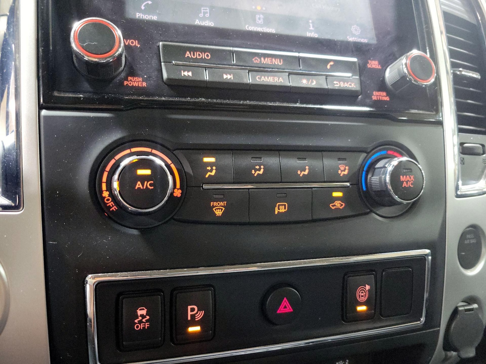 2021 Nissan Titan SV - Photo 17