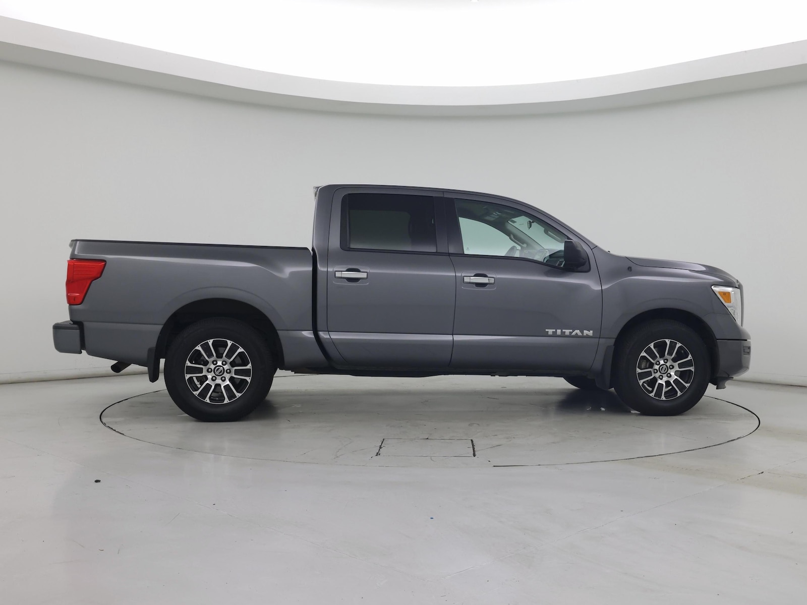 2021 Nissan Titan SV - Photo 8