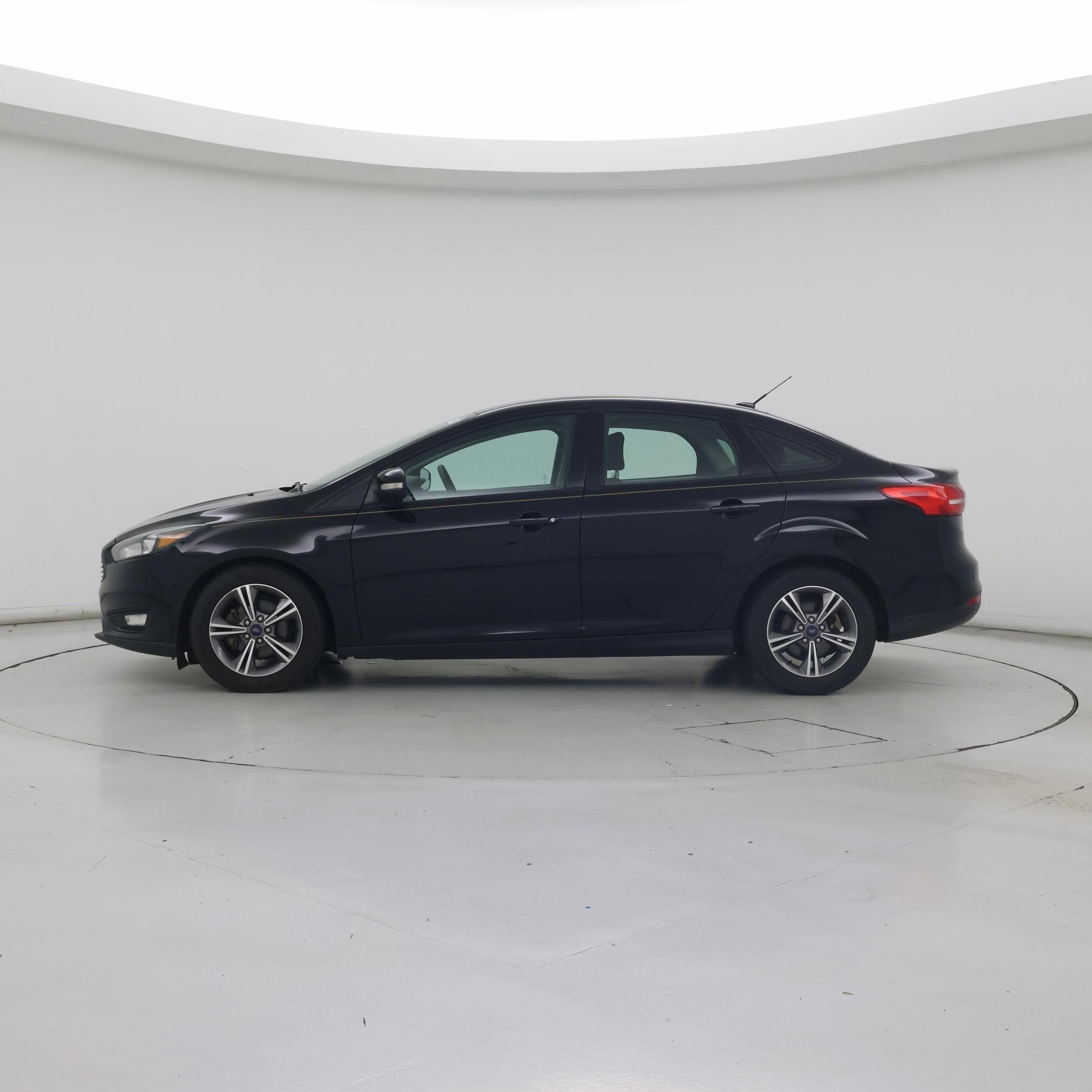 Thumbnail: 2017 Ford Focus - 3
