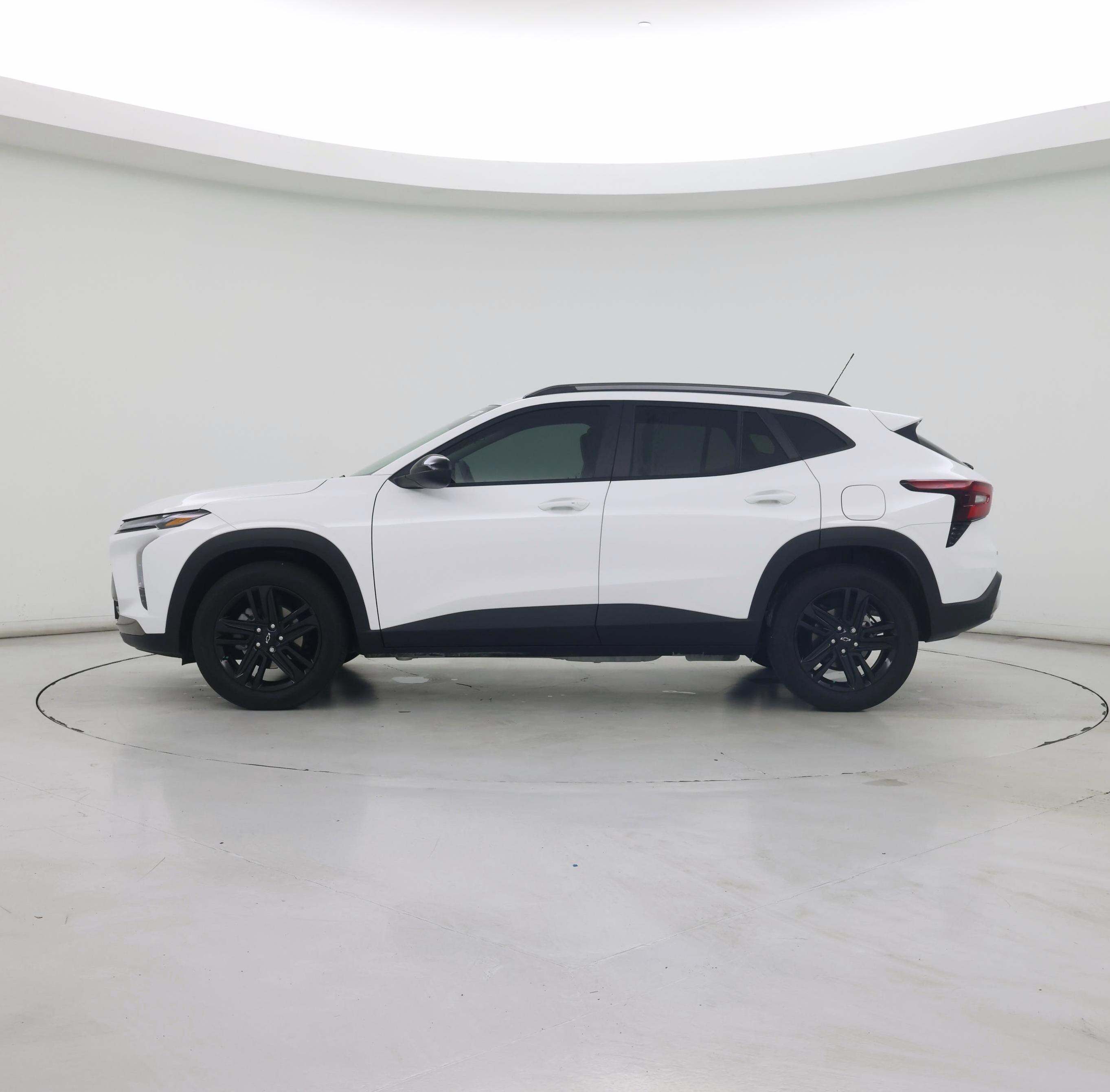 Thumbnail: 2026 Chevrolet Trax - 3