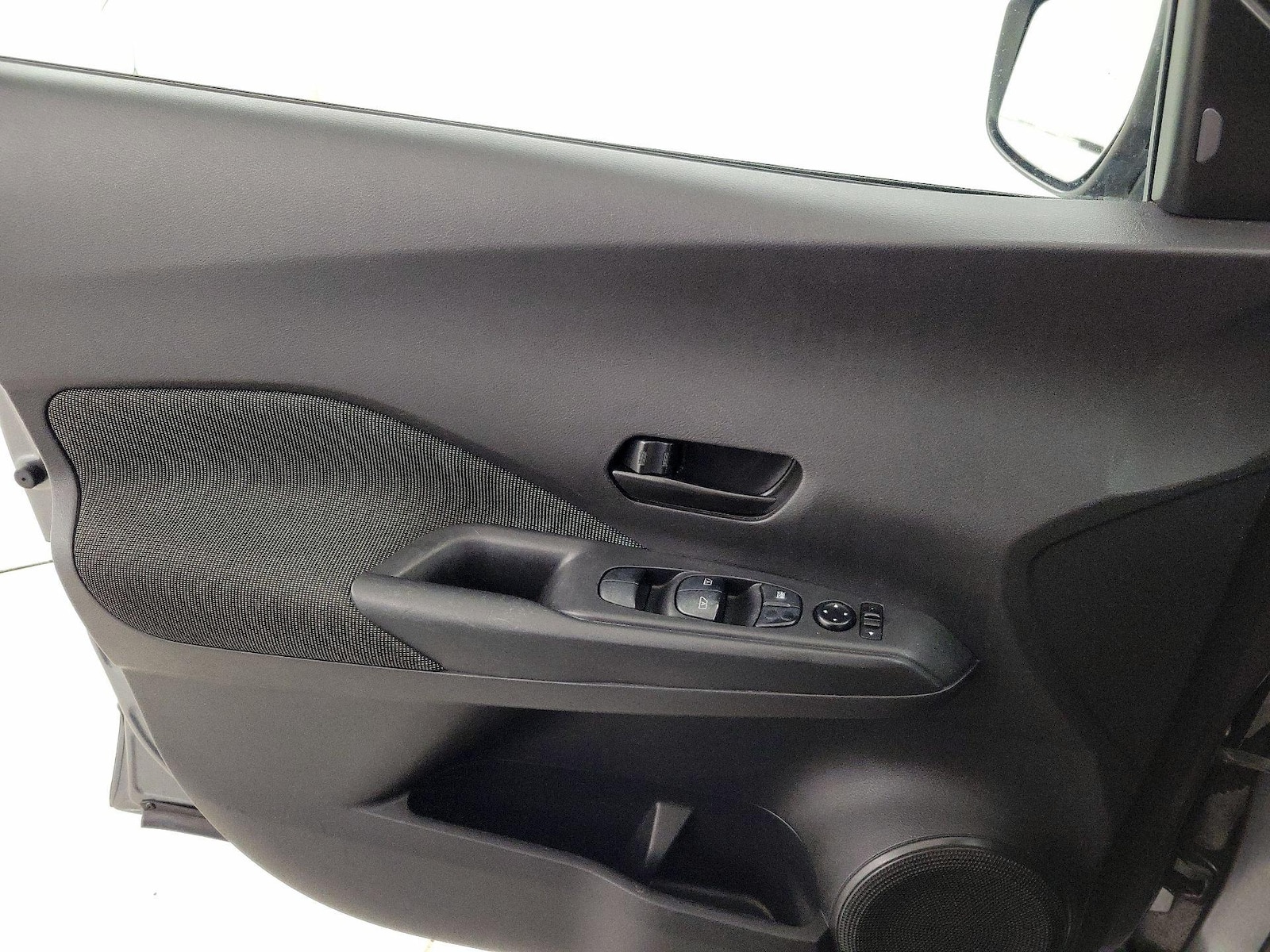 2020 Nissan Kicks S - Photo 13