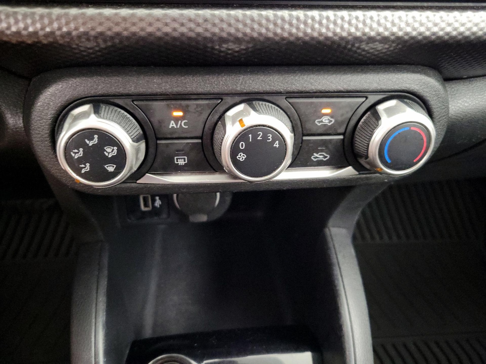 2020 Nissan Kicks S - Photo 17