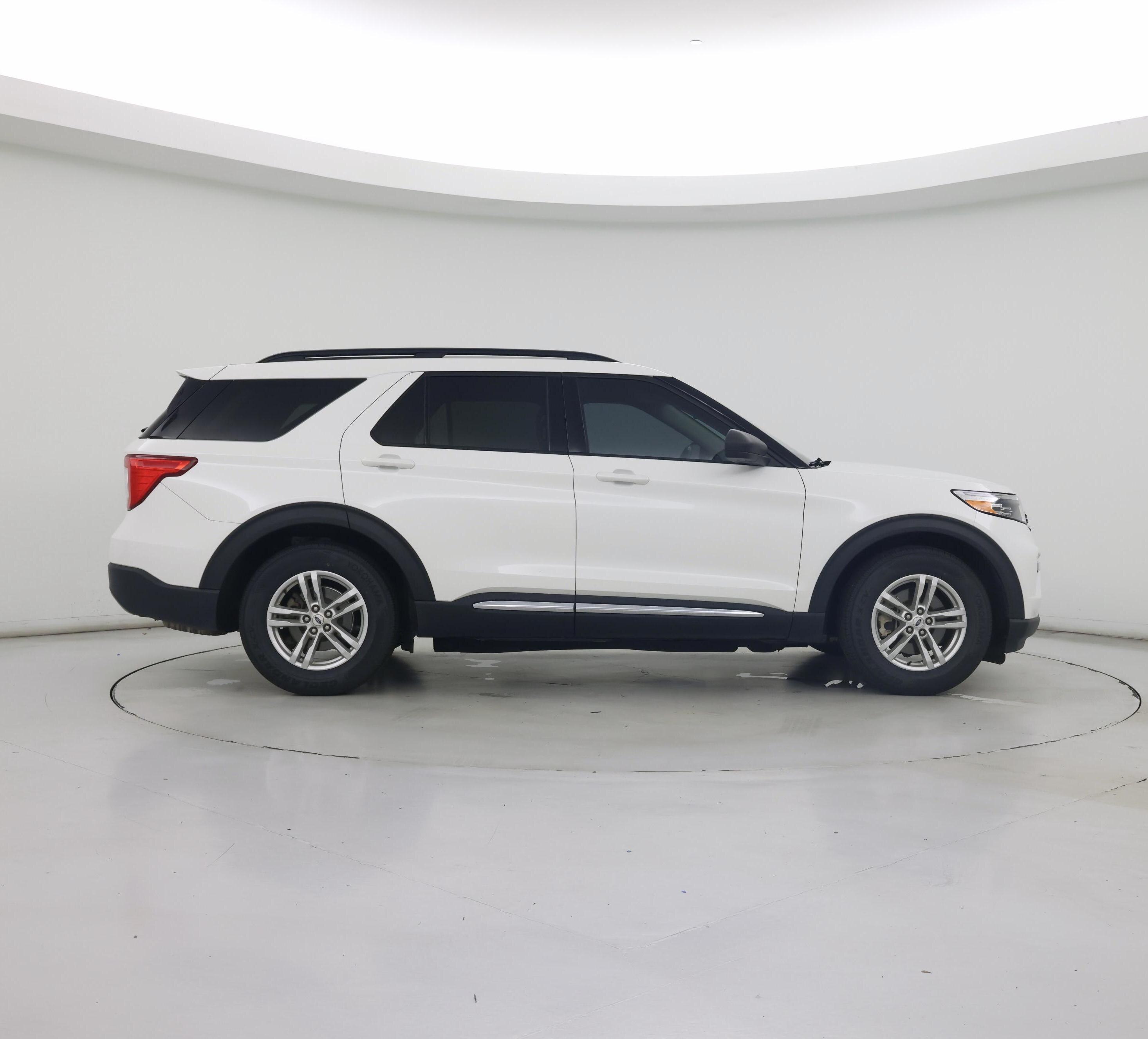 Thumbnail: 2022 Ford Explorer - 7