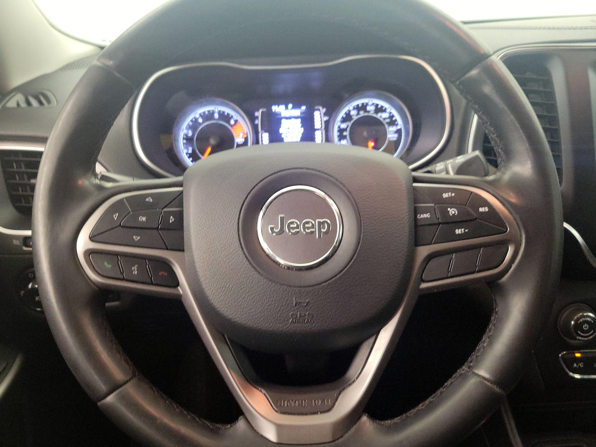 Thumbnail: 2020 Jeep Cherokee - 10