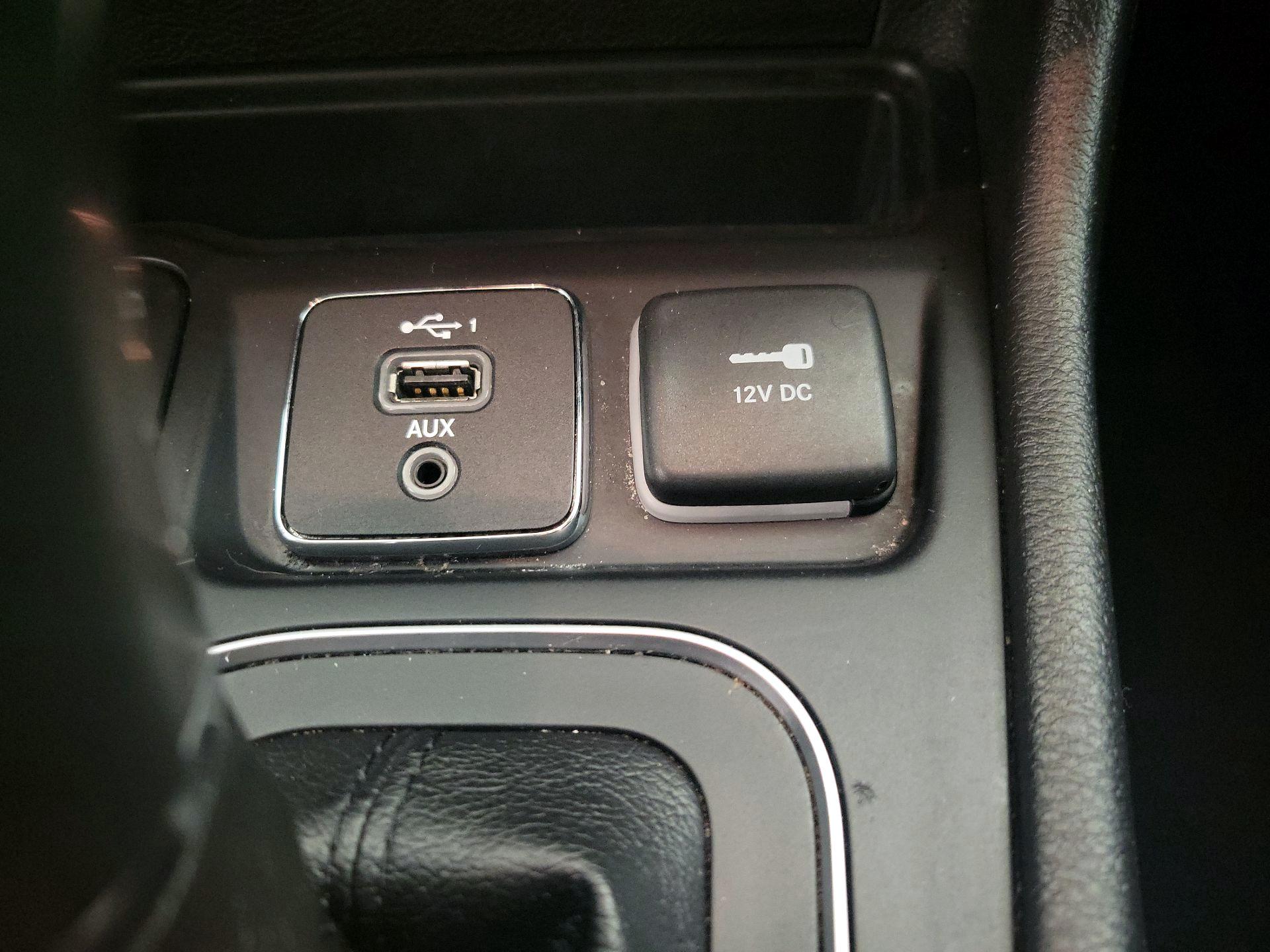 Thumbnail: 2020 Jeep Cherokee - 18