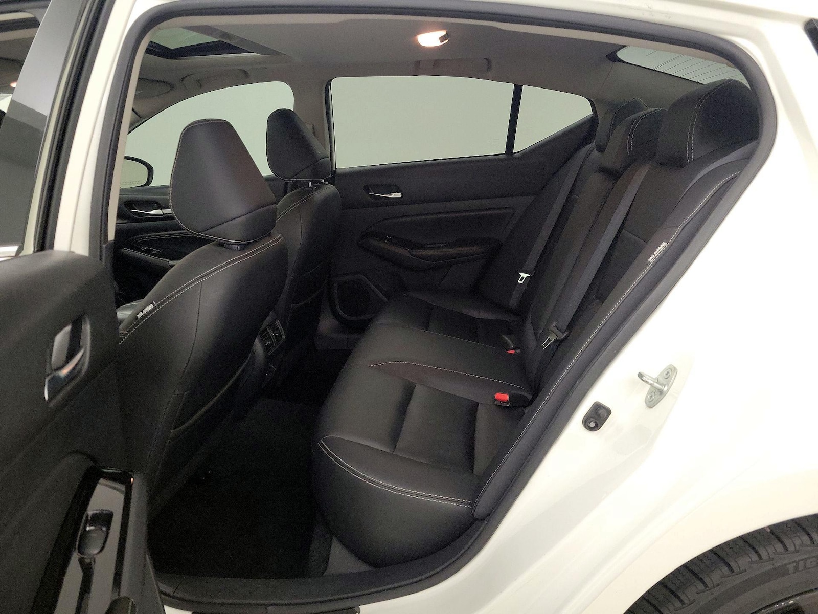 2020 Nissan Altima Platinum - Photo 21