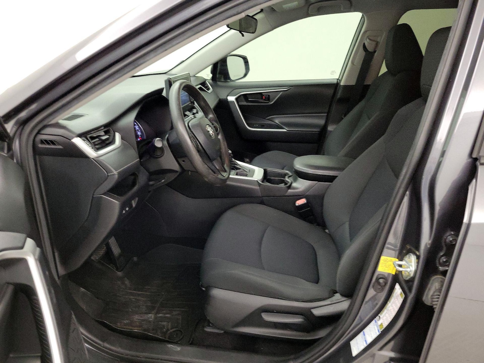 2021 Toyota RAV4 LE - Photo 12