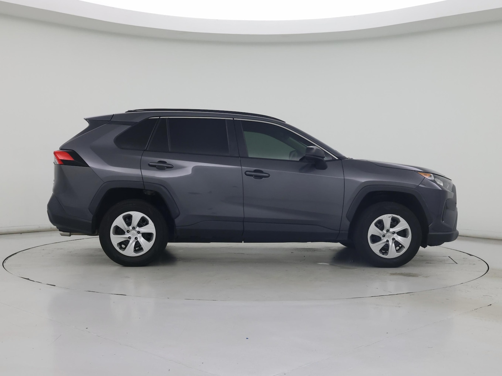 2021 Toyota RAV4 LE - Photo 8