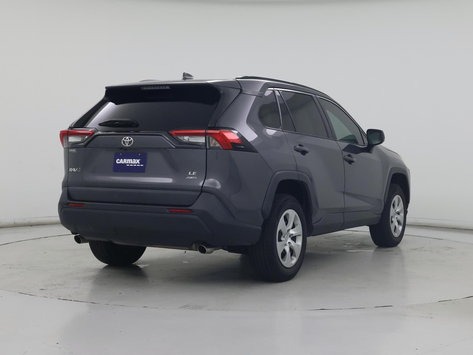 2021 Toyota RAV4 LE - Photo 9