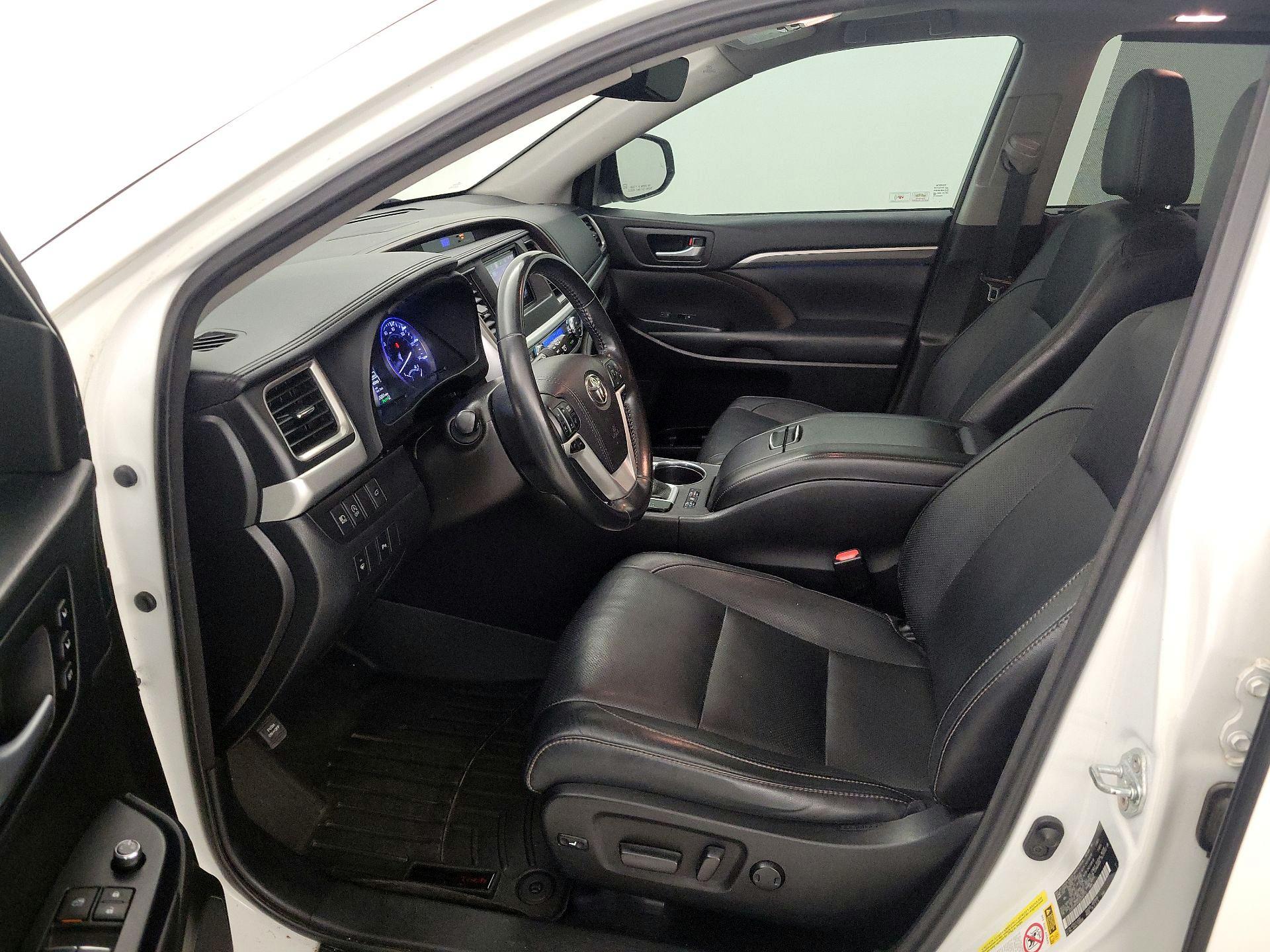 Thumbnail: 2018 Toyota Highlander - 11
